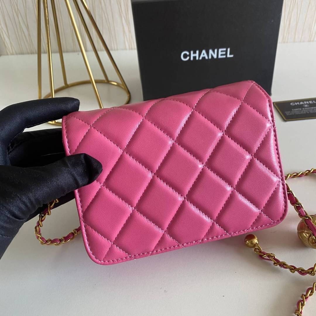VIP GIFT 】หนังแกะแท้ CHANEL lambskin small shoulder bag with chain เรียบหรู ดูดี ดีไซน์สุดคลาสสิค ใช้ออกงานได้เลย มีสายโซ่อะไหล่ทองรมควันอย่างลงตัว ไอเท็มแนะนำพร้อมส่งที่ไทยราคาสุดคุ้มห้ามพลาดค่ะ!