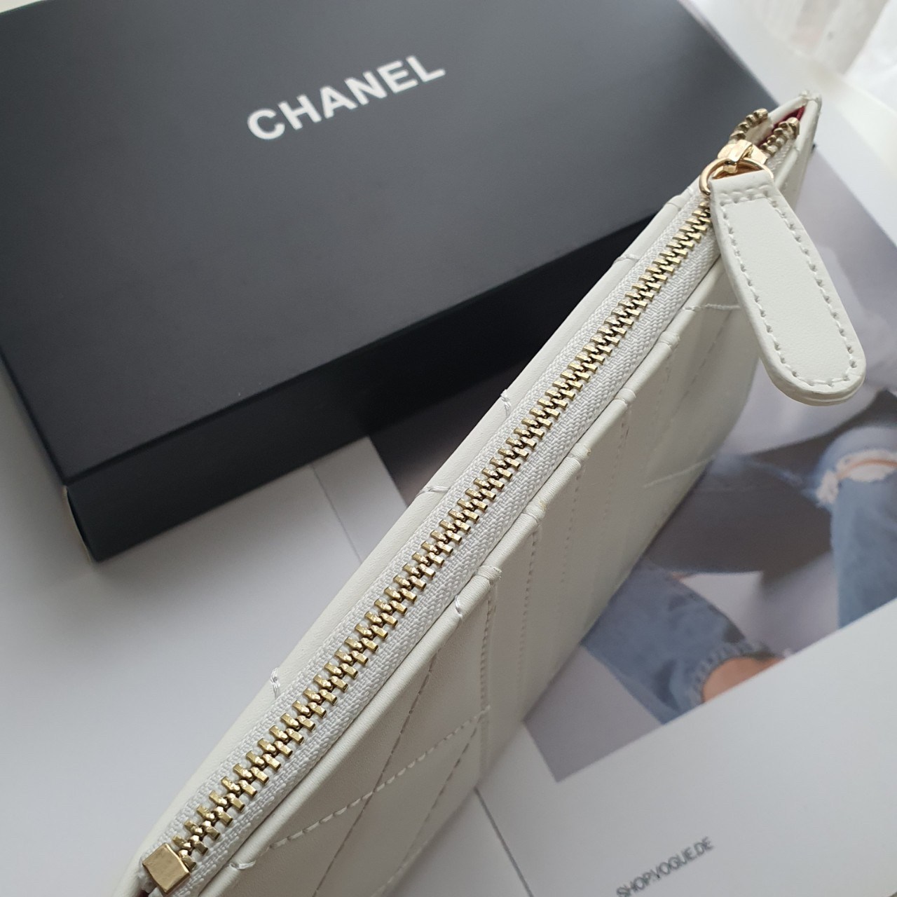 CHANEL LONG WALLET CARD PHONE HOLDER พร้อมส่งครบ 3 สี ❤️🖤🤍 พร้อมส่งที่ไทยค่าา กระเป๋าสตางค์รับทรัพย์ แนะนำรุ่นนี้เลยคะ งานพรีเมี่ยมกิ้ฟท์จากเค้าเตอร์ต่างประเทศ กระเป๋าสตางค์ทรงสวย สะดุดตา หนังสัมผัสลายด้าน จากแบรนด์ 𝗖 Ǖ
