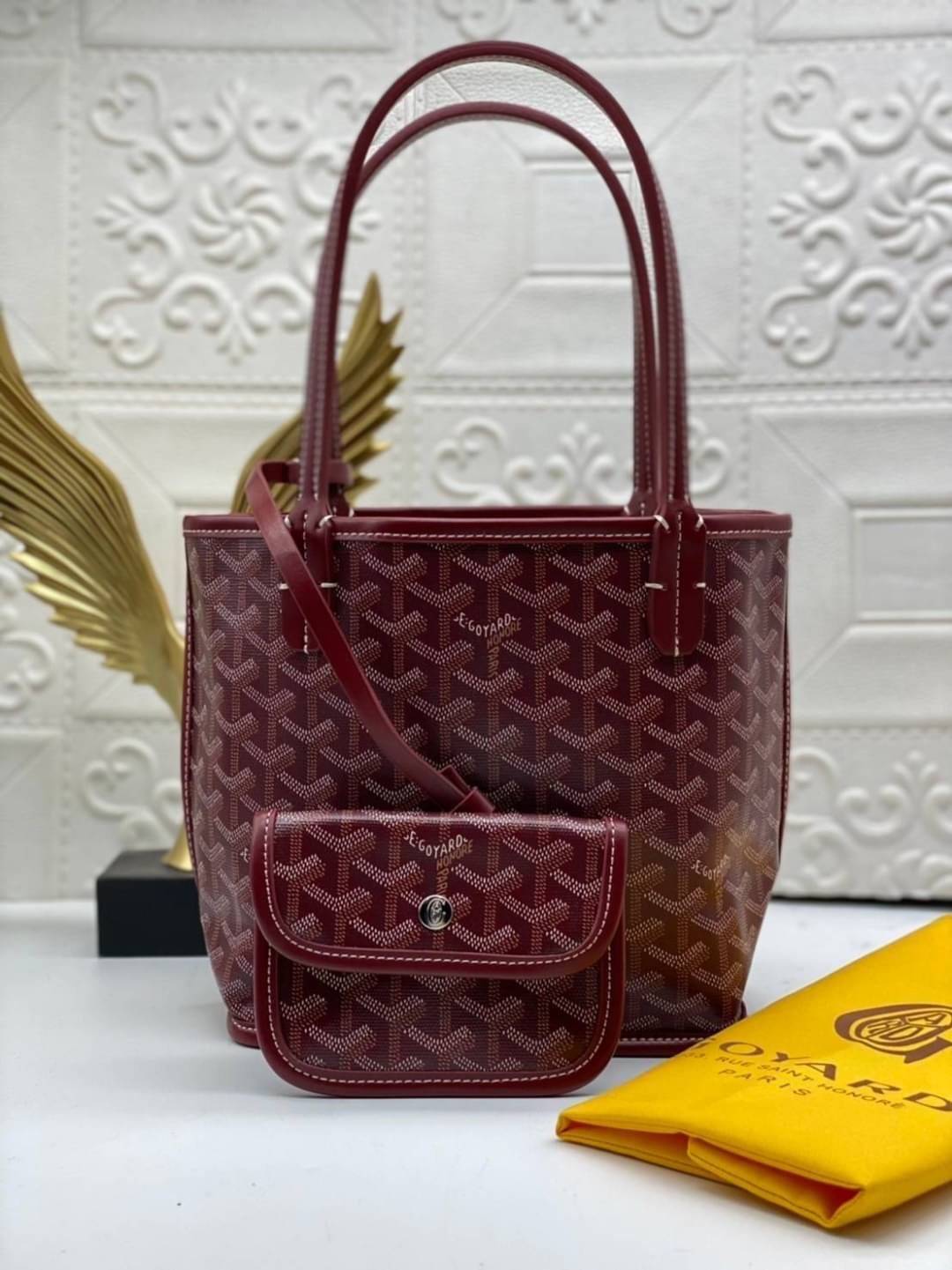 9 สี GOYARD ANJOU TOTE MINI / Goyard Mini Tote เกรดออริจินอลสลับแท้ ใช้งานต่างประเทศได้ ฮอตไอเท็ม กับกระเป๋าสะพายทรงโท้ท ไซส์มินิ กะทัดรัด มาครบสีขายดี เลิศทุกสี รูปทรงคลาสสิค ดีไซน์เป็นเอกลักษณ์ ใช้งานได้หลากหลาย
