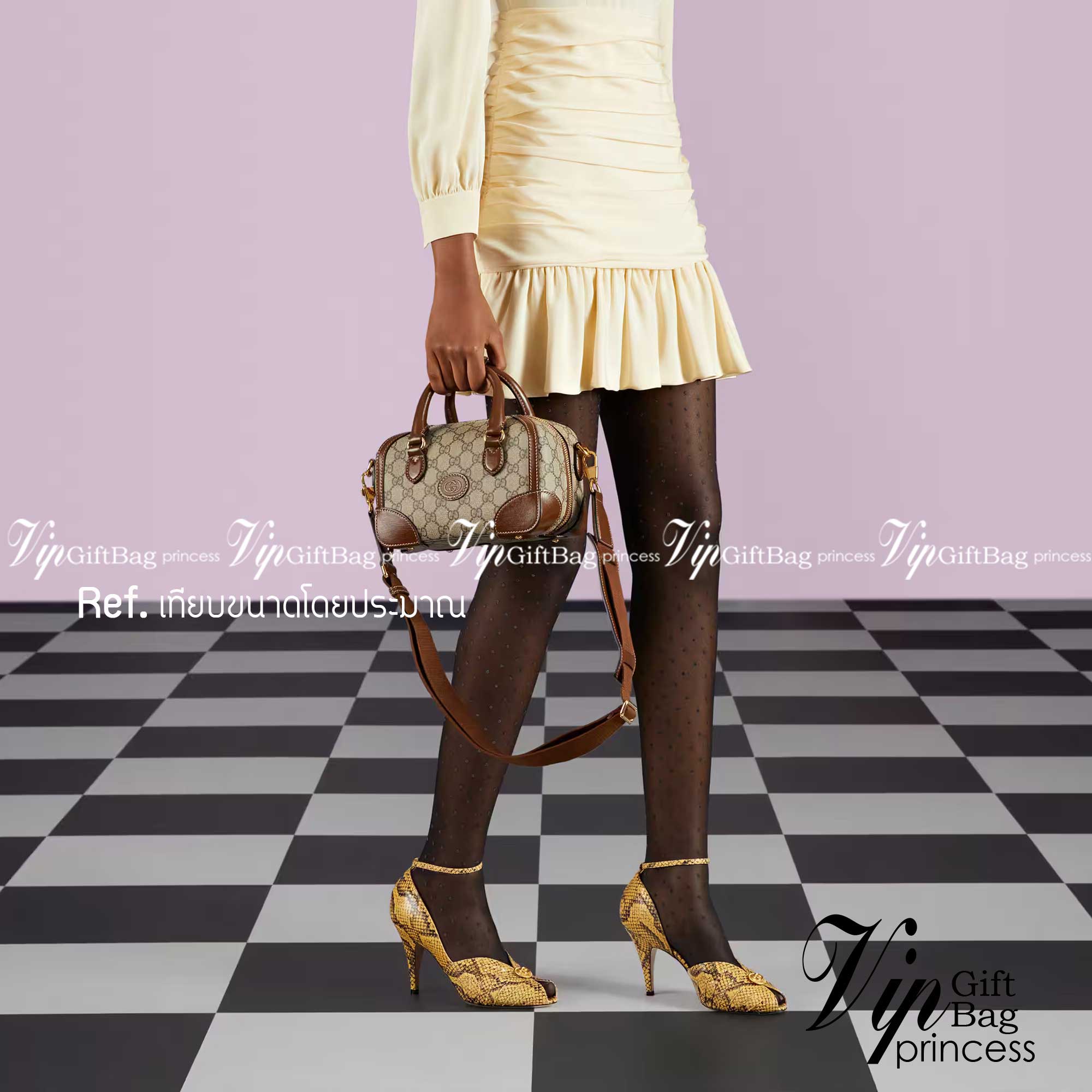 GUCCI Small duffle bag with Interlocking G เกรดออริจินอล กระเป๋าสะพาย กระเป๋าถือทรงหมอนสวยคลาสสิค วัสดุหนังแคนวาสอย่างดี ใบจริงสวยมาก! เปิด-ปิดกระเป๋าด้วยซิป หัวซิปตัว G อะไหล่สีทอง เลิศ!! ภายในโล่งกว้าง มาพร้อมสายสะพาย ปรับได้ ถอดออกได้ จะถือหรือสะพาย cr