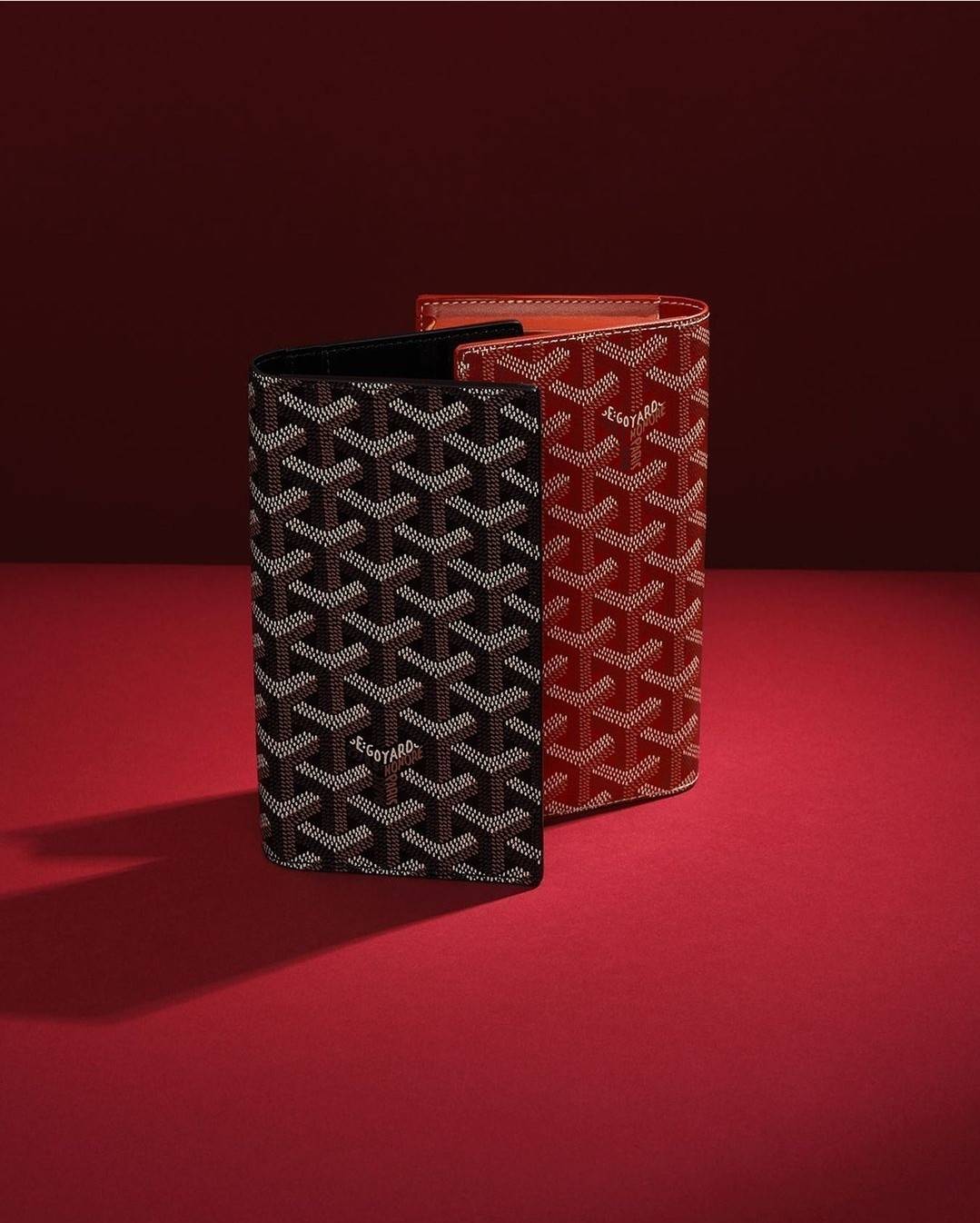Goyard Bi Fold Long Wallet / GOYARD FLAP WALLET / Goyard Long Wallet กระเป๋าสตางค์ใบยาว รุ่น unisex ที่ใช้ได้ทั้งหนุ่มๆและสาวๆ ไอเท็มนี้ตอบโจทย์สำหรับคนที่ชอบเก็บบัตรเยอะๆ