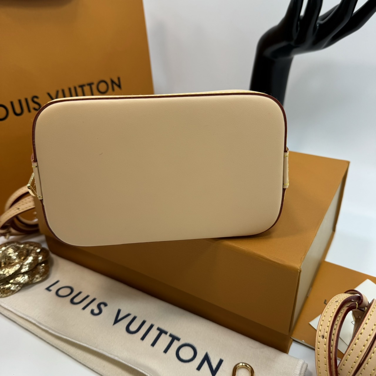 LV Alma Backpack Monogram Canvas กระเป๋าสะพายเป้ลายโมโนแกรม เกรดออริ ท็อป 1:1 เกรดแคนวาสแท้อย่างดี ลายคมชัด ใช้งานต่างประเทศได้