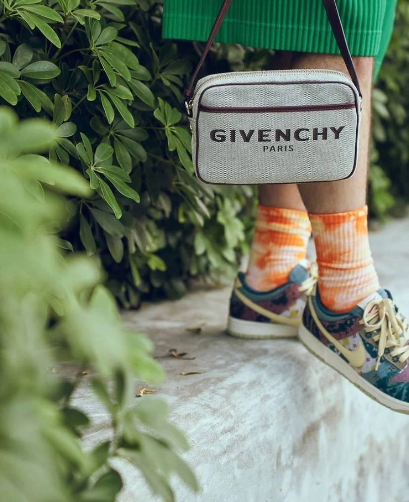 พรีเมี่ยมกิ๊ฟแท้ 100% 】พร้อมส่งที่ไทย ที่นี่ที่เดียว VIP gift Givenchy Bond solo bag หนังแท้ (black,red)