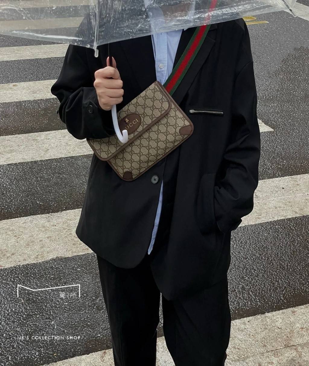 GUCCI neo vintage GG supreme belt bag ฮอตฉ่ำๆ กับกระเป๋าคาดอกรุ่นคลาสสิค ดีไซน์เท่ หรู สไตล์สปอร์ต ขนาดกำลังดี พกพาง่าย คาดไปไหนก็ได้สบายๆ
