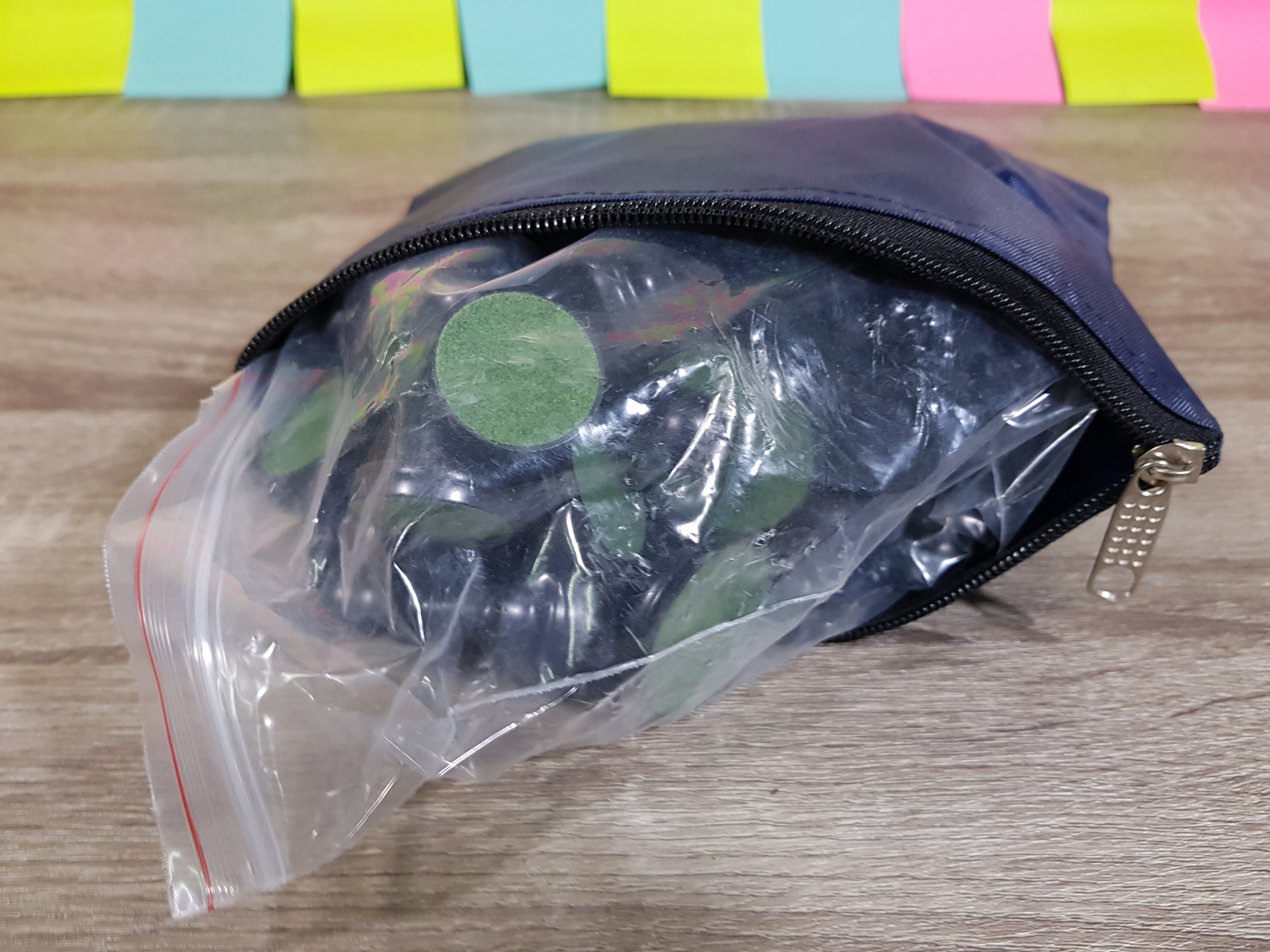 ตัวหมากรุกสากลเรซิ่นพร้อมกระเป๋าผ้าใส่ตัว