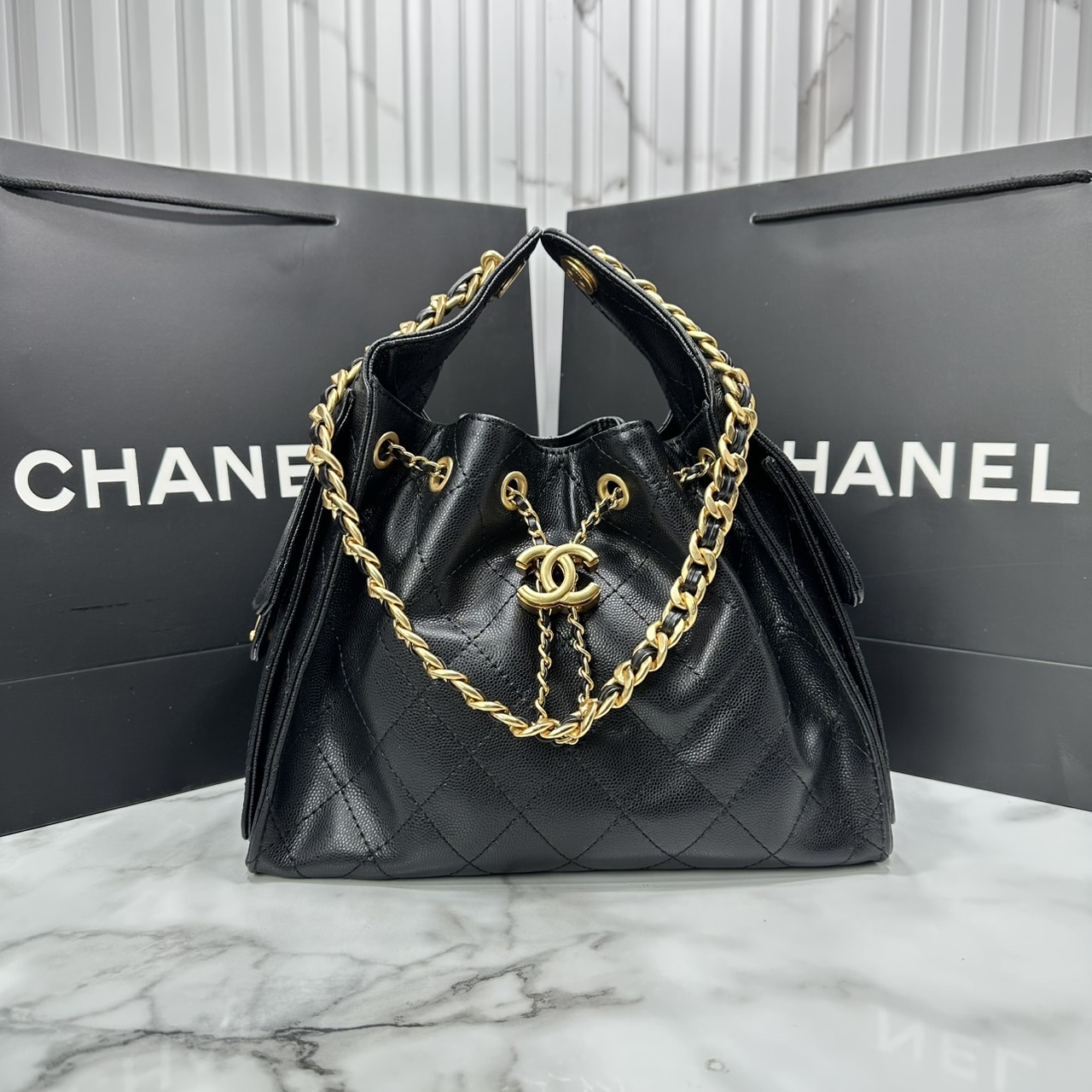 ORI หนังแท้ | 25cm CHANEL 25 Small Handbag Spring-Summer 2025 กระเป๋าสะพายรุ่นใหม่สุดฮอตแห่งปี หนังแท้ลายเกรน ที่สุดแห่งความไอคอนิก มาพร้อมใบเล็ก อะไหล่สีทองสวยหรู