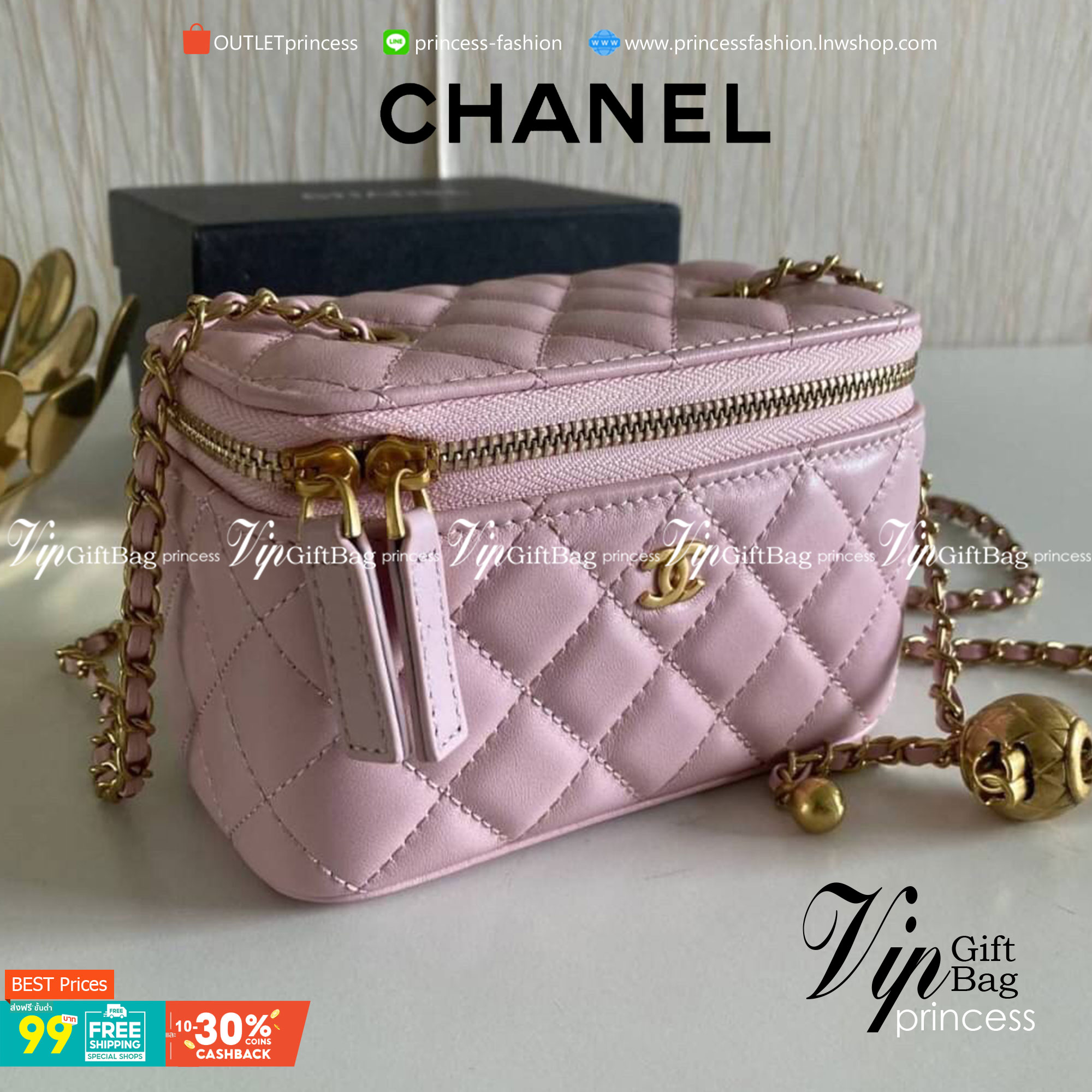 VIP GIFT 】หนังแกะแท้ CHANEL Box With Chain สายโซ่ทองหรูมาก หนังเรียบฟู ขึ้นเงา กระทบแสงยิ่งสวยค่าา โทนสีสวยสดใส เหมาะมากสำหรับสาวๆ ชิคๆ ต้องบอกเลยรุ่นนี้เหล่าเซเลบใช้กันเยอะมากๆ แค่อะไหล่ก็หรูไปเดินครึ่งแล้วค่าา😁 พร้อมส่งที่ไทยที่นี่ที่เดียว