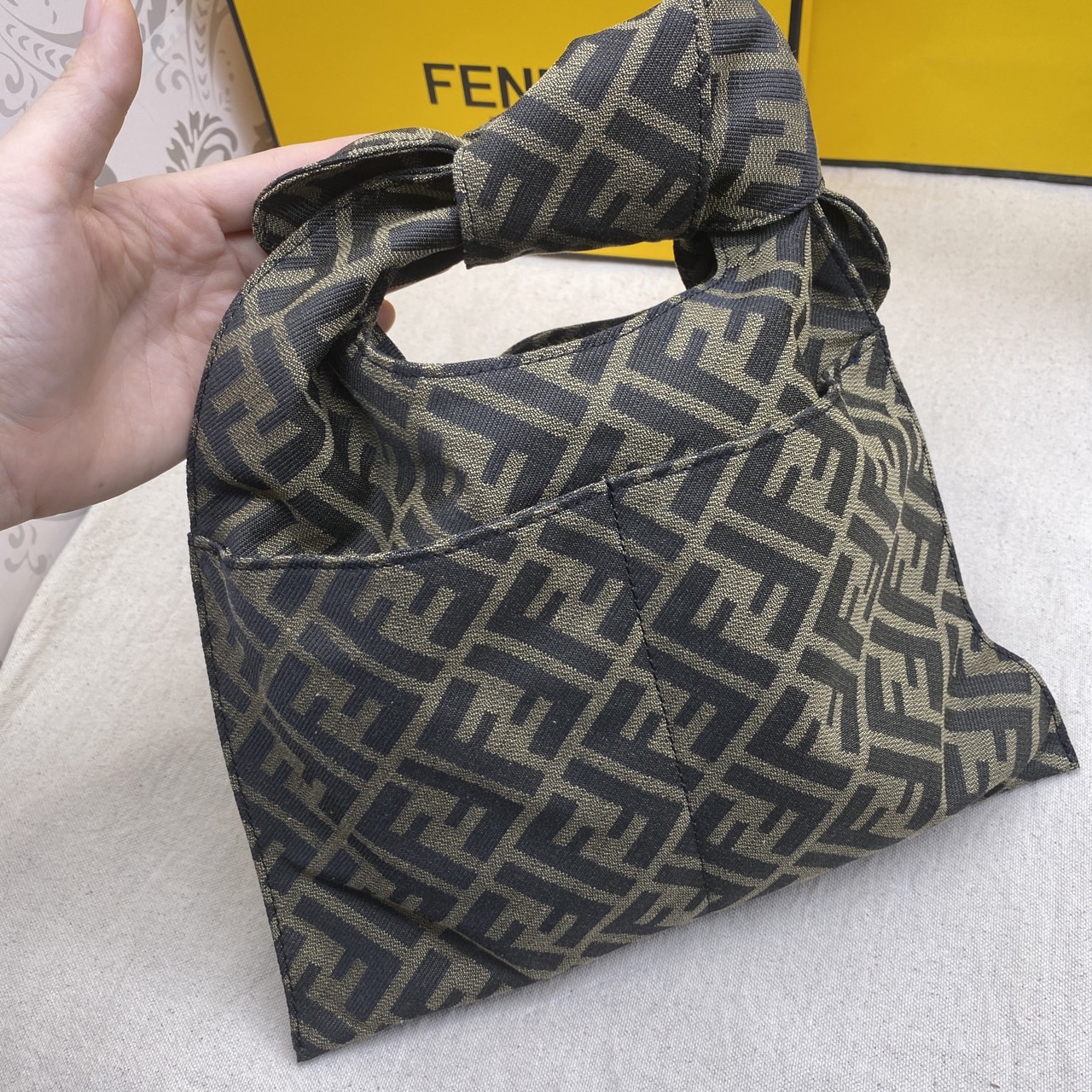 FENDI Shopper Brown FF jacquard bag กระเป๋าทรงช็อปเปอร์ลายโมโนแกรม 🧡 เกรดออริจินอล 1:1 สลับแท้ ใช้งานต่างประเทศได้