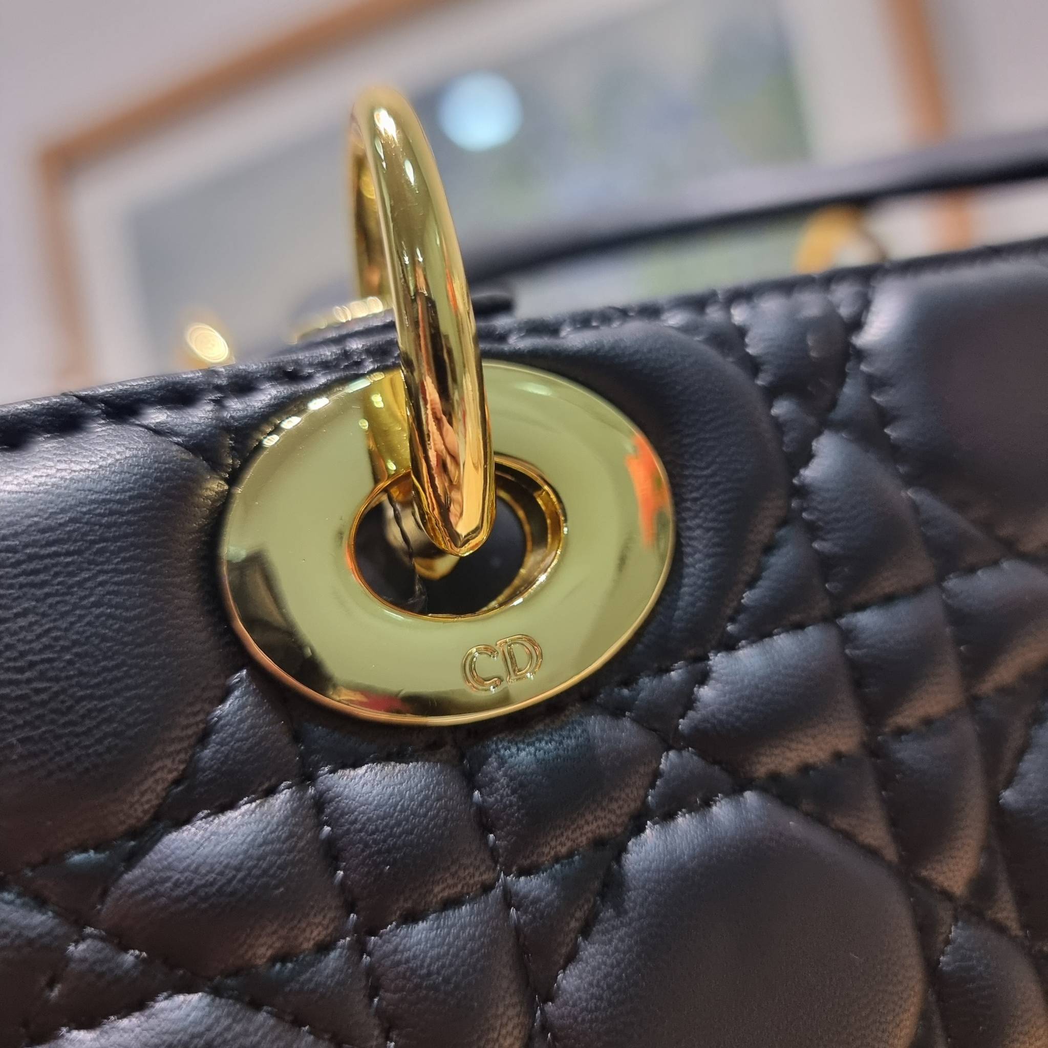 SMALL LADY DIOR MY ABCDIOR BAG Black Cannage / CD LADY BAG พร้อมส่ง กระเป๋าสะพายข้างสุดฮอต ดีไซน์เรียบง่าย แต่แฝงไปด้วยความหรูหรา ทรงกล่องคลาสสิค โดดเด่นด้วยพวงกุญแจอะไหล่สีทอง