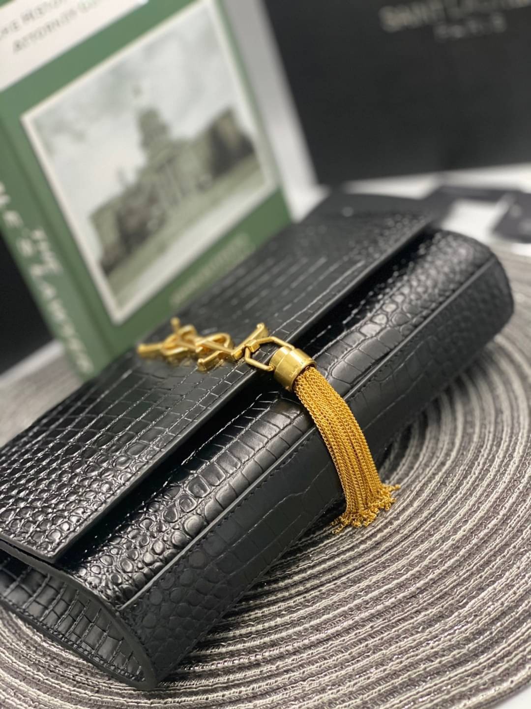 VIP 】หนังแท้ YSL Saint Laurent Kate Tassel Bag in Black Crocodile-Embossed Leather with Gold Hardware