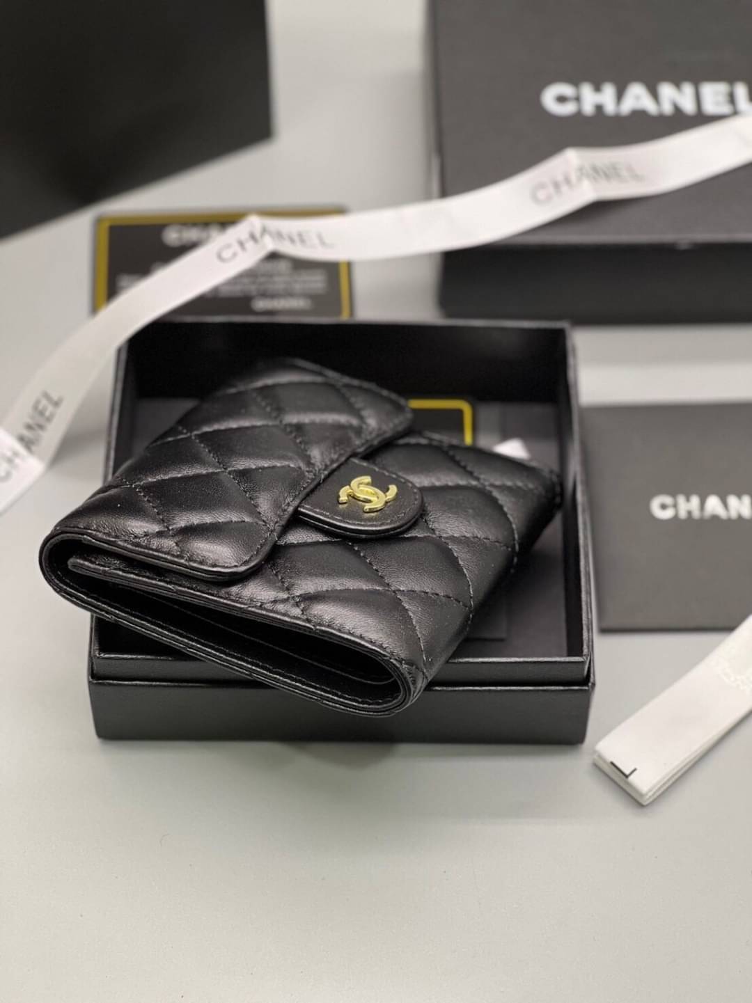 CHANEL Wallet Tri-fold Caviar / Chanel Short Wallet หนังเรียบ กระเป๋าสตางค์ชาแนลใบสั้น เกรดออริจินอล ภาพถ่ายจากงานขายจริง ใช้งานต่างประเทศได้