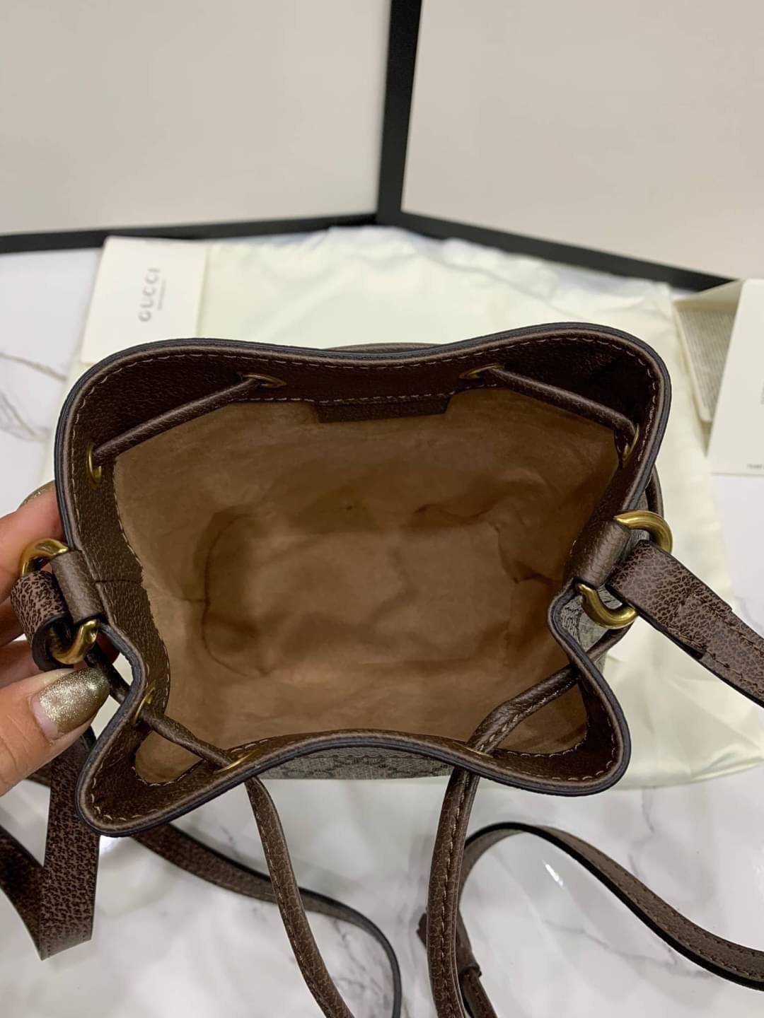 พรีเมี่ยมกิ๊ฟแท้ 100% 】GUCCI Ophidia mini GG bucket bag งานหนังแท้ รุ่นยอดนิยมใบขนาดน่ารักน่าใช้ กระเป๋าทรงบัคเก็ต สีผู้ดี๊ผู้ดี ตัวกระเป๋าดีไซน์คลาสสิค วัสดุหนังแท้ สวยคมทุกมุม ควรมีเลยค่าาา