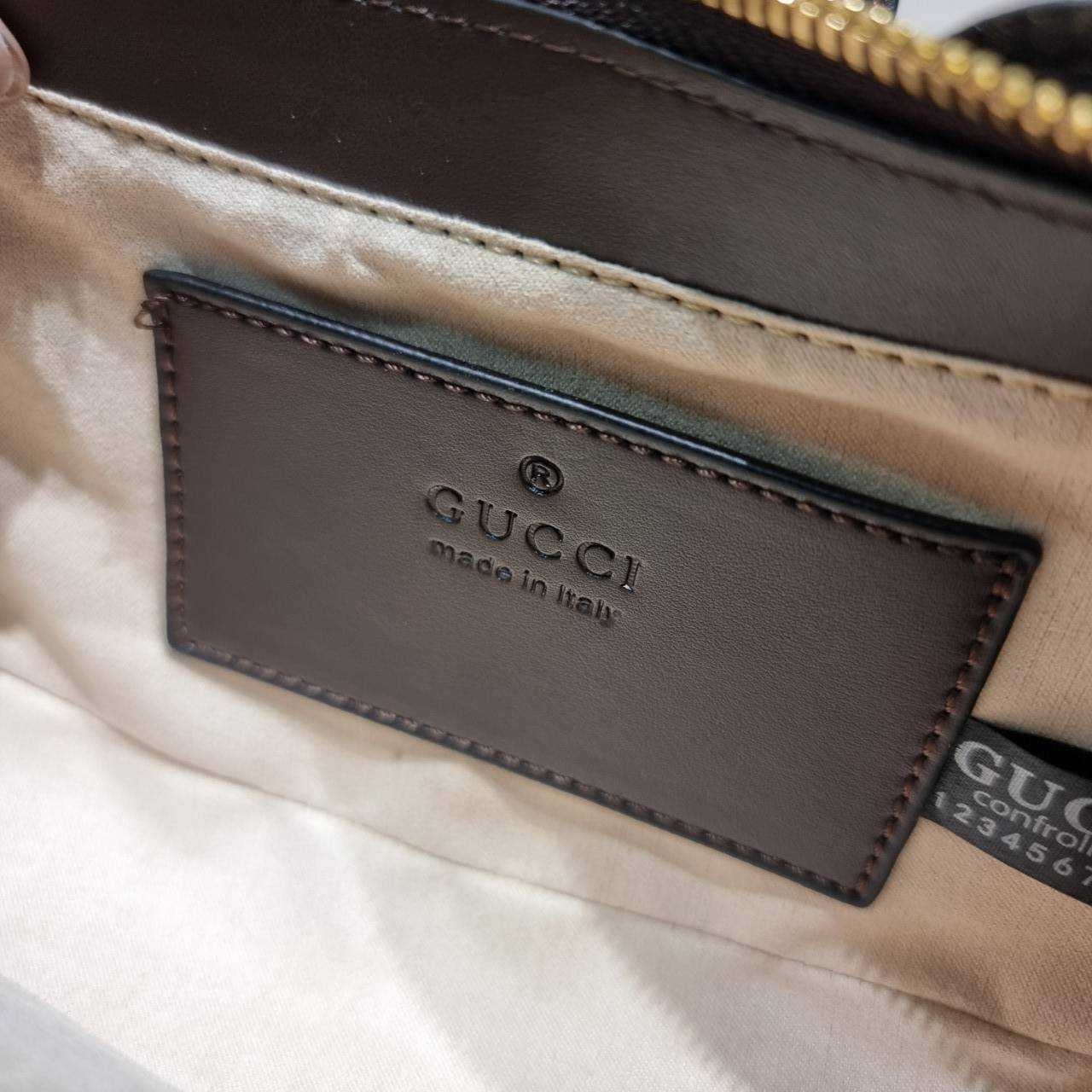 Gucci moon side mini shoulder bag สวยย้อนยุค y2k กำลังมาแรง กับอีกหนึ่งไอเท็มสุดจึ้ง ด้วยขนาดที่กำลังพอดี ดีไซน์คลาสสิคลัคชู ดูผู้ดี สวยแบบน้อยแต่มาก