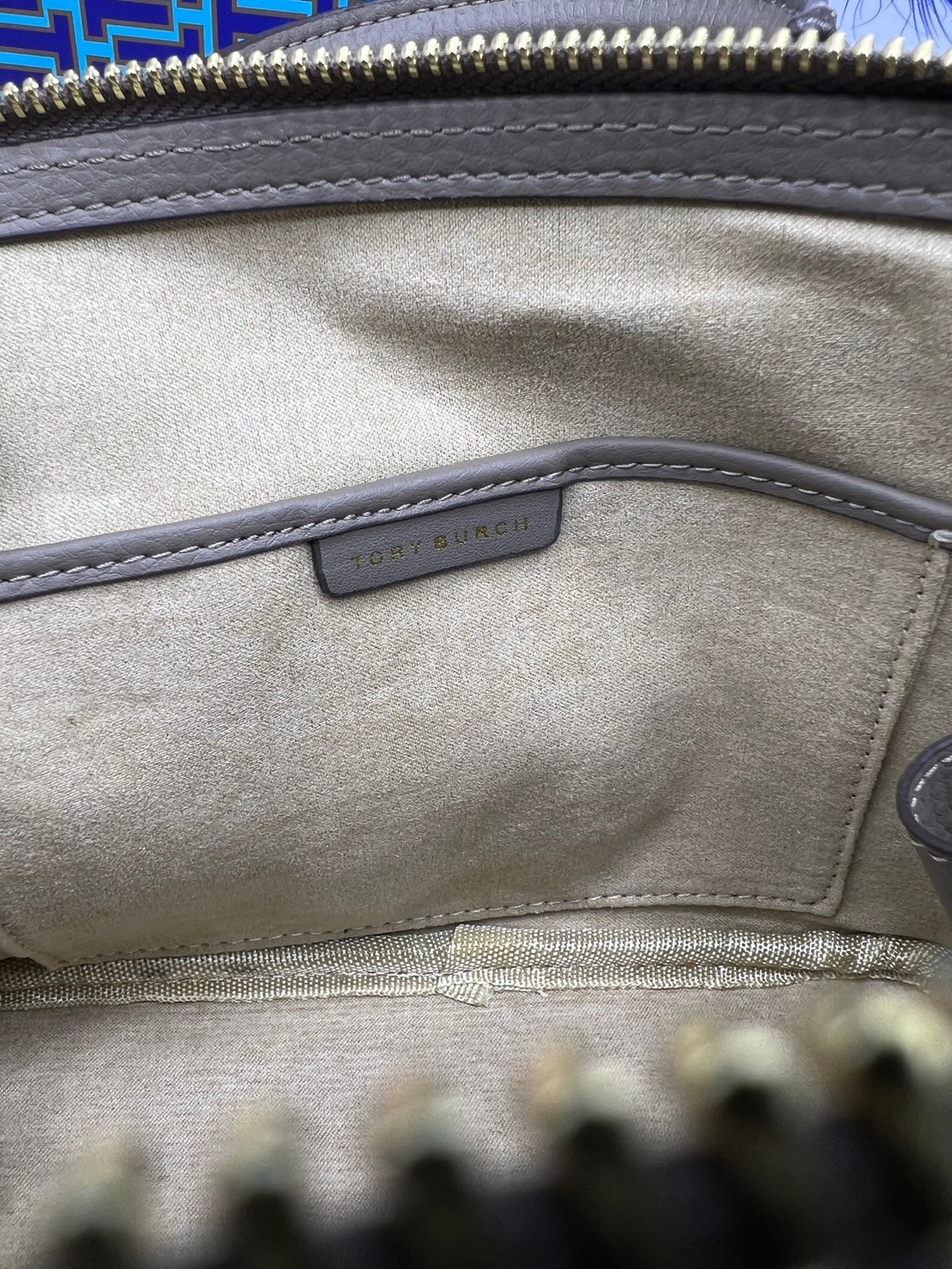 TORY BURCH MINI PEBBLED SWING BAG / Tory Mini Swing Bag in Pebbled Leather / T Monogram Jacquard Swing Bag กระเป๋าสะพาย คอลเลคชั่นใหม่ล่าสุดดีไซน์สุดคลาสสิก รูปทรงโดม