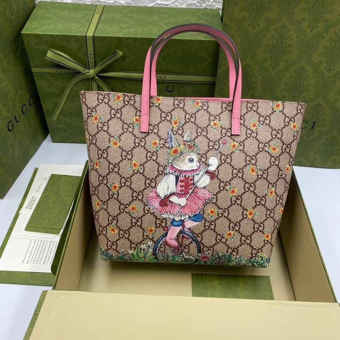 VIP 】Animal-Friendly Gucci Kid Tote Bag งานหนังแท้ทรงตั้งสวย ขนาดกะทัดรัด จุของได้เยอะ ใช้ได้ทั้งเด็กและผู้ใหญ่ น่ารักมากค่ะ **รุ่นขายดีตลอดกาล**