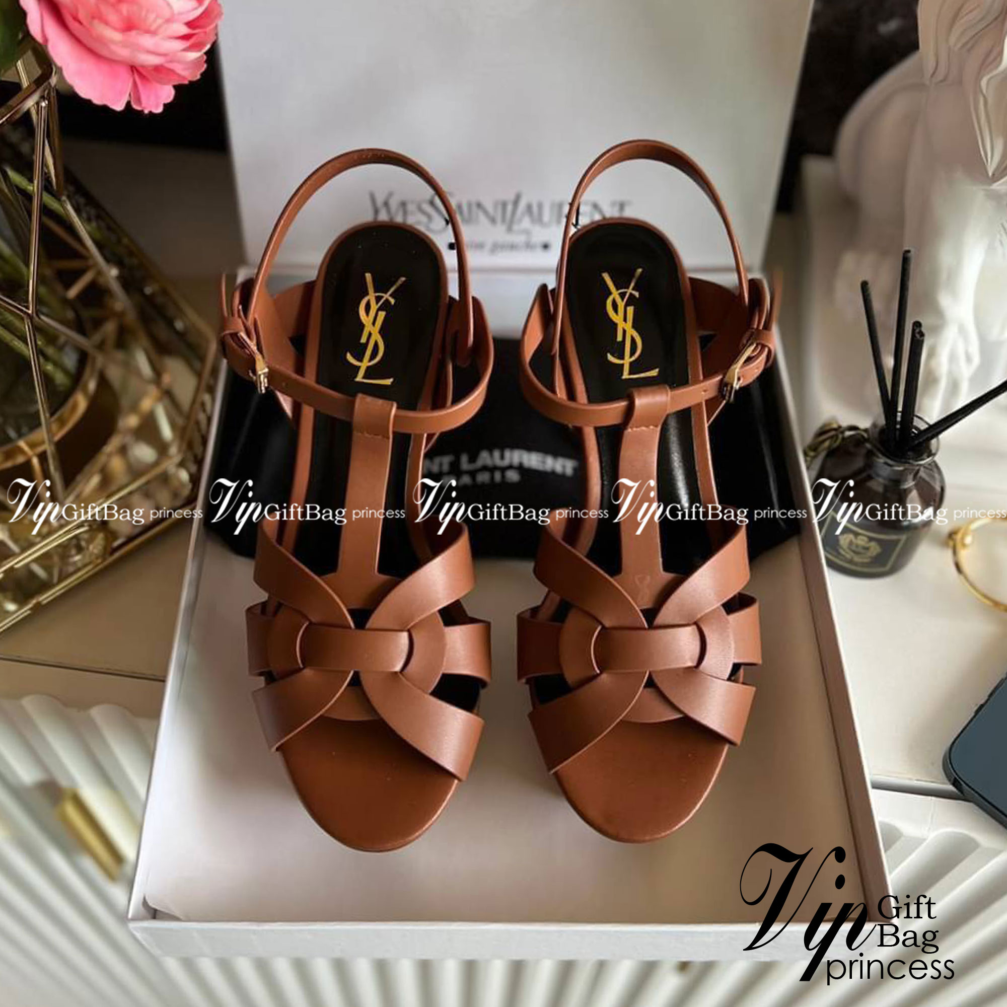 YSL TRIBUTE HEEL / SAINT LAURENT TRIBUTE HEEL / YSL HIGH HEEL เกรดออริจินอล รองเท้าส้นสูงแบรนด์หรู ที่สาวๆ ทุกคนควรมี ไว้ออกงานหรือใส่ทำงานได้ คู่นี้คือปังได้ตลอดกาล เพิ่มความสูงเพรียว สวยหรูมากค่ะ