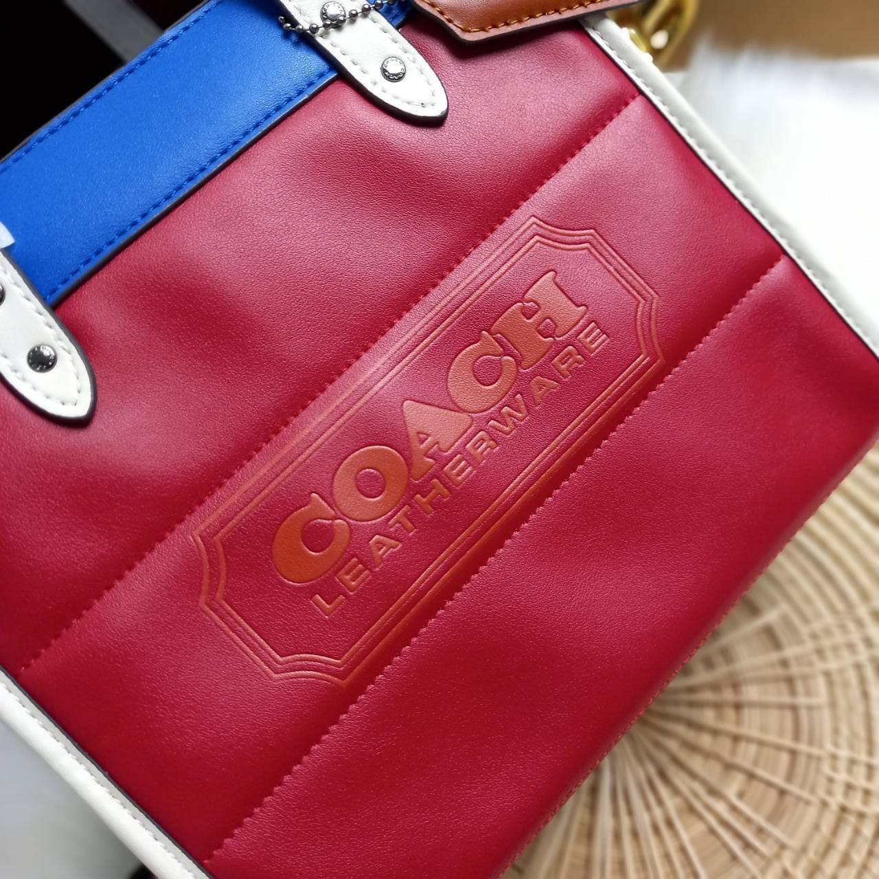 COACH CASUAL STYLE STREET STYLE 2WAY PLAIN LEATHER ELEGANT STYLE (C6958 C6852) 🌺 ที่สุด! ของที่สุด!! กระเป๋าถือ กระเป๋าสะพายรูปทรงสุดฮิต สุดคลาสสิค รุ่น UNISEX ที่ชิคๆ สบายๆ ได้ทั้งชายและหญิง// วัสดุหนังแท้ทั้งใบ ตัดเย็บด้วยหนังเนื้อนุ่มพิเศษ หนา 