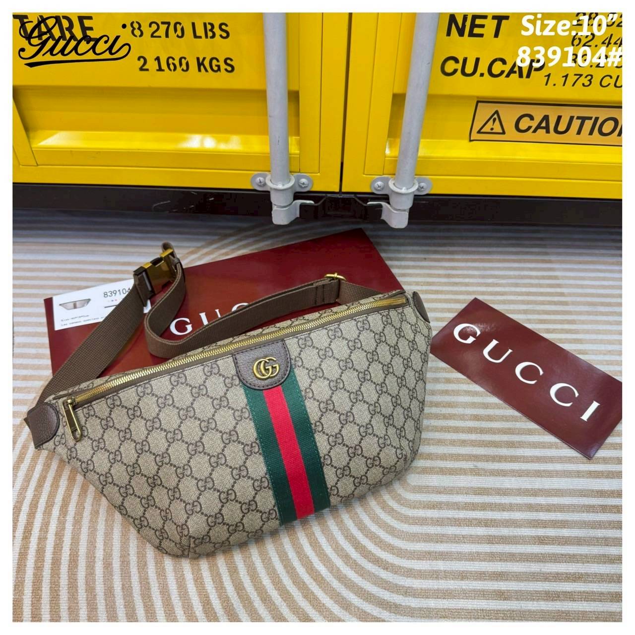 Gucci Ophidia large belt bag กระเป๋าคาดอก/คาดเอวใบใหญ่คลาสสิก ดีไซน์แถบคาดสีเขียวแดงโดดเด่น สวยหรู ภายในโล่งกว้างใส่ของได้เยอะ สายสะพายคาดอกแน่นหนา ปรับได้ตามชอบอีกเล็กน้อย