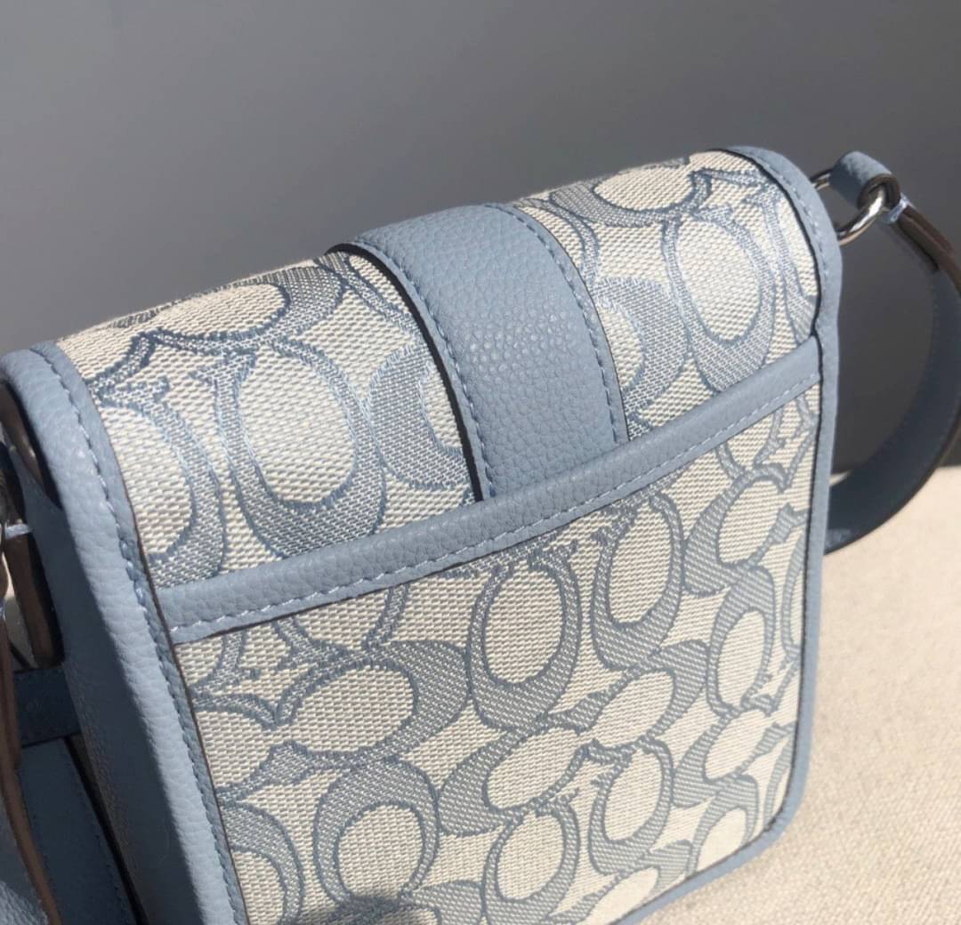 COACH North/South Lonnie Crossbody In Signature Jacquard C8321 ภาพสินค้าถ่ายจากงานขายจริง ใช้งานต่างประเทศได้