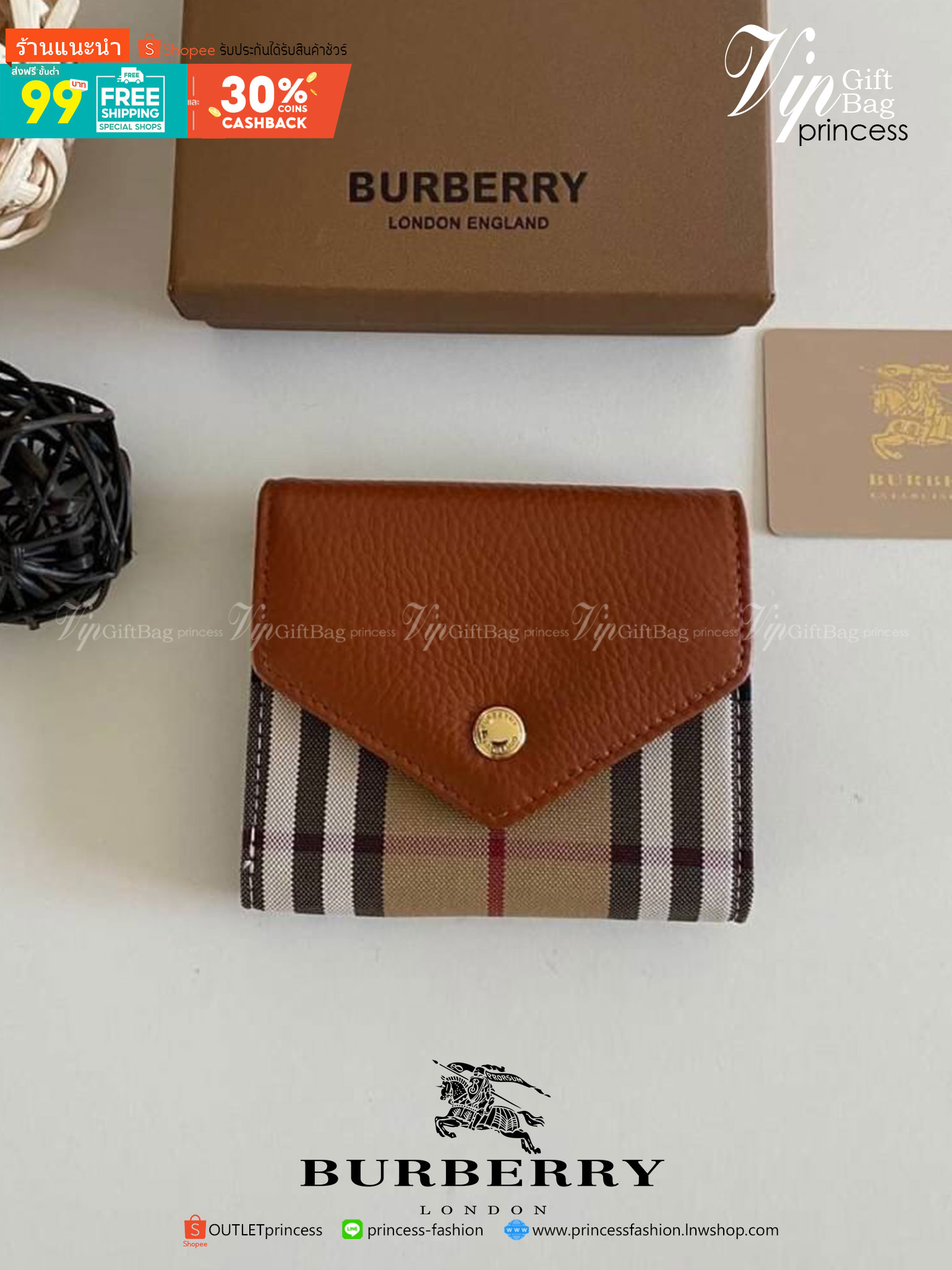 VIP GIFT 】Burberry Card Holder Wallet กระเป๋าเก็บบัตร พร้อมใส่ธนบัตร มีช่องซิบเล็กด้านในน่ารัก ขนาดพกพาสะดวก ปั้มอะไหล่ทองเรียบหรู เหมาะมากสำหรับใครที่ พกบัตรต่างๆเยอะๆ ทำให้กระเป๋าสตางค์หนา ตุง เทอะทะ ง่ายๆแค่ใบนี้ใบเดียวเอาอยู่จ้า สวยหรู มาพร้อมกล่อง สา