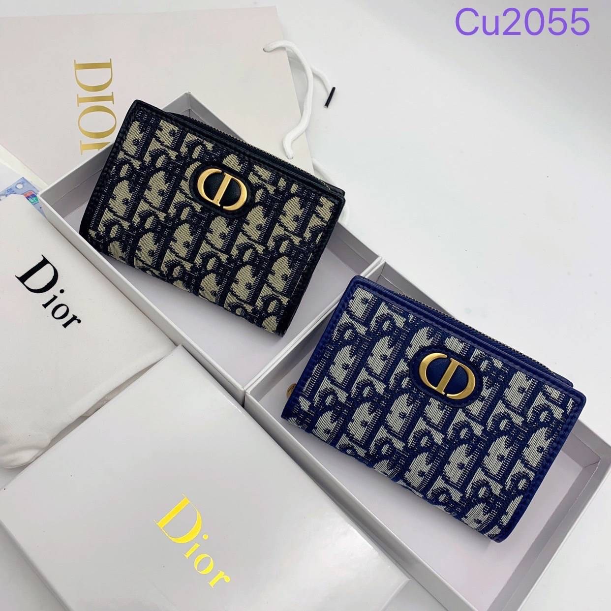 DIOR Zipped Wallet jacquard leather / DIOR Card Holder กระเป๋าสตางค์ ใบกลางแบรนด์หรู พร้อมช่องซิปกลาง ใส่บัตร ใส่ธนบัตรได้เยอะ ครบจบในใบเดียว พร้อมส่งที่ไทย ภาพสินค้าถ่ายจากงานขายจริง ใช้งานต่างประเทศได้
