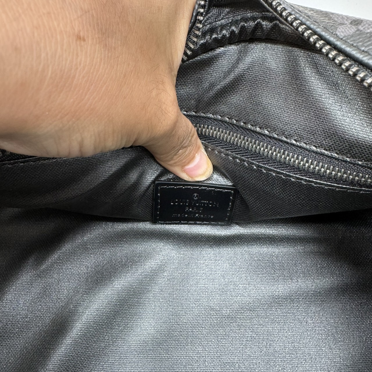 LV Clutch LV Dopp Kit Toilet Pouch Monogram / Damier Graphite Canvas กระเป๋าถือทรงพอชหรือคลัช เกรดออริ ท็อป 1:1 เกรดดีสุด แคนวาสแท้สวย ใช้งานต่างประเทศได้