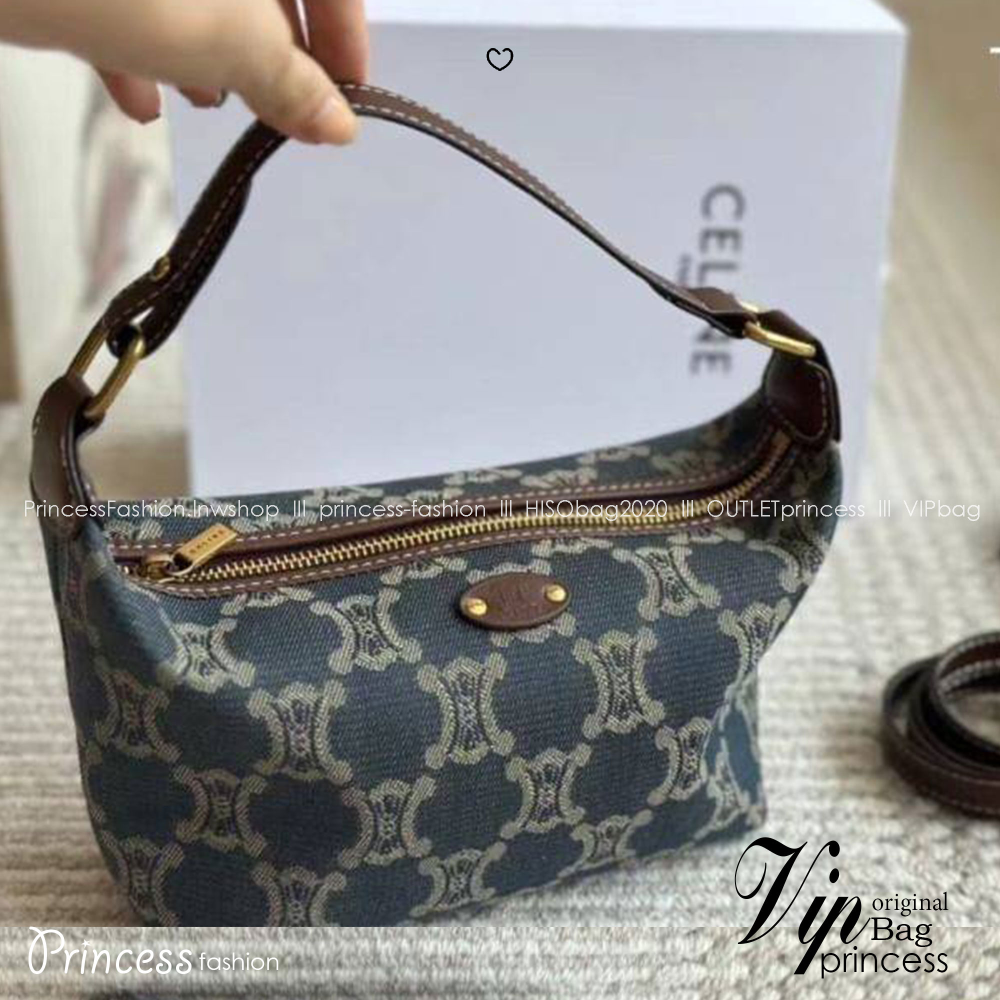 CELINE Vintage Denim Triomphe Lunch Box Bag กระเป๋าทรงโฮโบวินเทน งานเดนิมฟอกเข้ากับยุคสมัย สวยเท่ห์ พร้อมสายสะพาย รูปทรงใช้งานง่ายขนาดเหมาะมือ งานจริงน่าใช้มากค่ะ