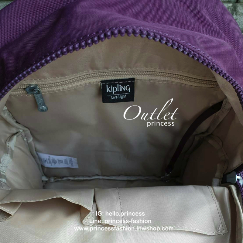Kipling Matta Small Metallic Backpack รุ่น KI1490 คอลเลคชั่นใหม่ชนช้อป!!กระเป๋าเป้ขนาดกำลังดี วัสดุไนล่อนเคลือบกันน้ำ มีน้ำหนักเบา มีช่องเก็บของหลายช่อง แบ่งเป็นช่องด้านหน้า 2 ช่องและด้านข้างอีก 2 ช่อง ช่องใหญ่ปิดเปิดด้วยซิปคู่ภายในมีช่องซิป ช่องใส่ของจุก