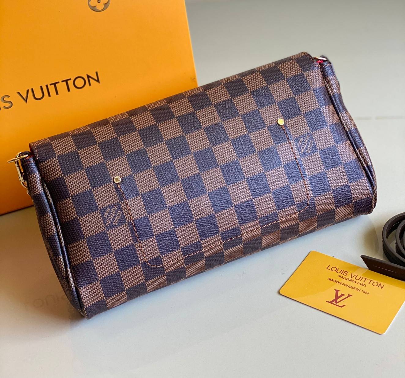 VIP 】หนังแท้ LOUIS VUITTON Favorite Monogram Damier Ebene MM