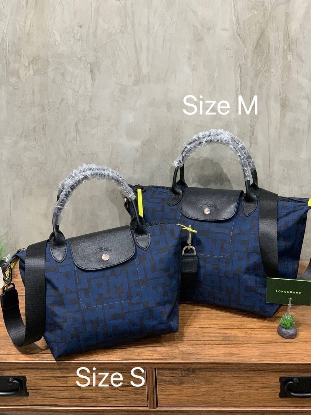 ของแท้ 💯% Longchamp LE PLIAGE LGP TOP HANDLE BAG S พบกับคอลเลคชั่นใหม่ล่าสุด มีดีไซน์ที่เรียบหรูและคลาสสิก แฝงด้วยลูกเล่นแบบเฟมินีน