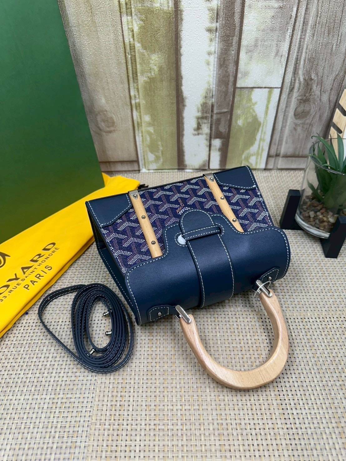 10 สี ORI หนังแท้ | GOYARD Saïgon Souple Mini Bag 20cm กระเป๋าถือ/สะพายดีไซน์หูจับไม้เป็นเอกลักษณ์ที่สวยหรูหราสง่างาม