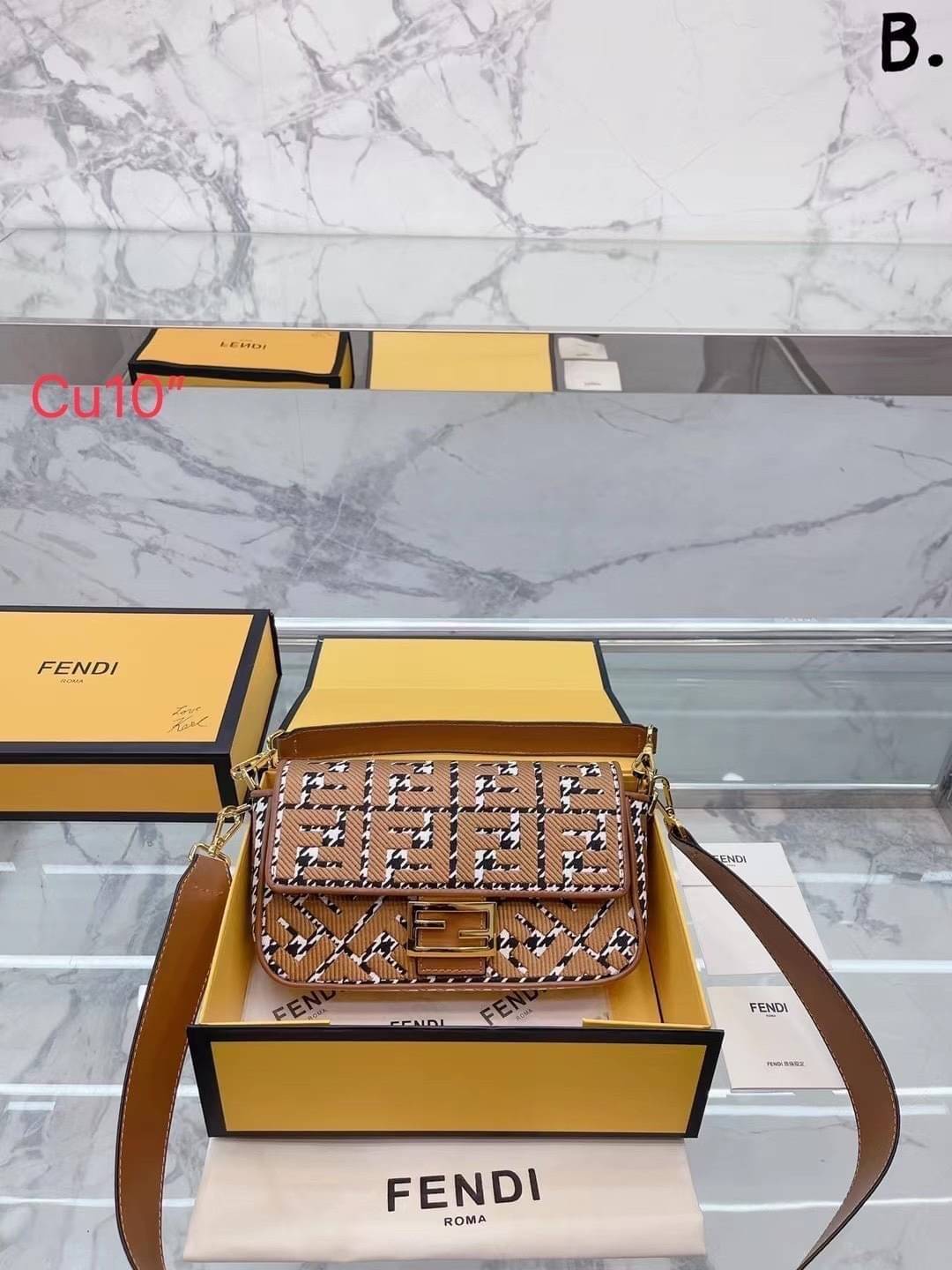 FENDI Baguette Brown houndstooth wool bag with FF embroidery / fendi baguette fabric bag กระเป๋าสะพายเฟนดิ งานจริงสวยมาก พร้อมสายสะพาย 2 เส้น ถอดได้ งานปั้มทุกจุด วัสดุคุณภาพดี แนะนำ ไม่ผิดหวัง มีจำนวนจำกัดนะคะ ภาพถ่ายจากงานขายจริง ใช้งานต่างประเทศได้