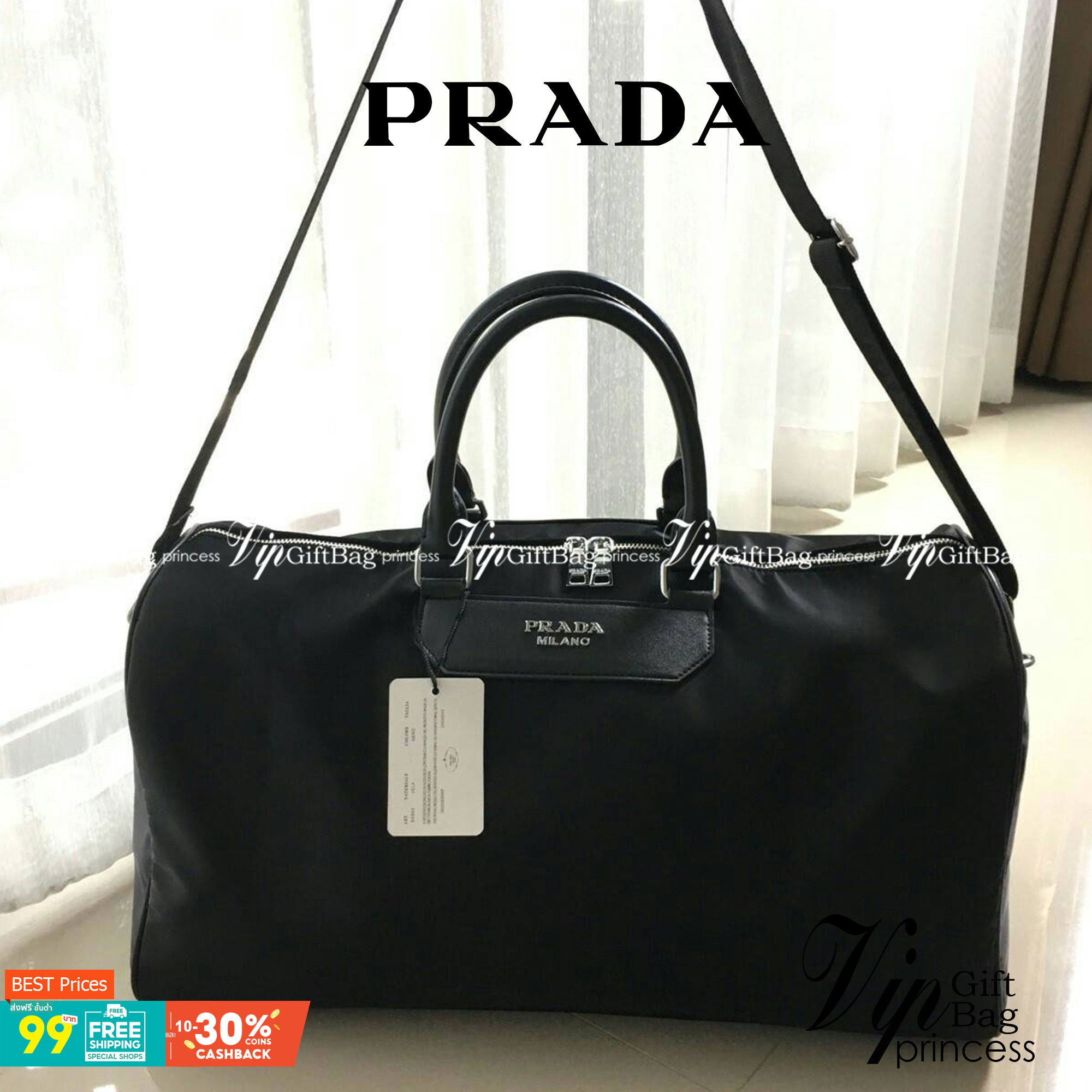 กระเป๋าเดินทาง อีกรุ่นขายดี!!! ของมันต้องมี♡ มาใหม่กับงานพรีเมียมกิฟท์แบรนด์ PRADA กระเป๋า TRAVEL BAG ใส่ของได้เยอะมาก ไปต่างประเทศได้สบายคะ หมดห่วง ตัวกระเป๋าทำจากผ้า NyYLON อย่างดี สามารถกันน้ำได้ ทรงสวยมากคะ มีความอยู่ทรงในระดับนึงด้านหลังมีช่อง