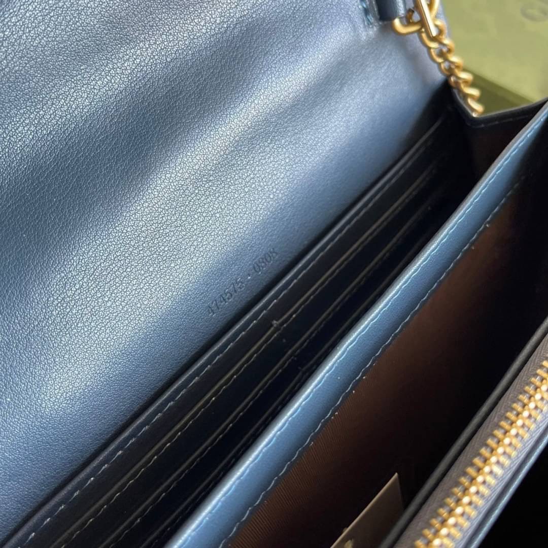 หนังแท้ GG Marmont matelassé mini bag พร้อมส่งที่ไทย GUCCI Wallet on Chain ภาพสินค้าถ่ายจากงานขายจริง รุ่นนี้หนังสวยมากค่ะ ละมุนที่สุด ใส่บัตร ใส่แบงค์ได้ รับรองว่าจะเป็นกระเป๋าที่จะหยิบใช้งานได้บ่อยๆ รับประกันความสวยปังค่าาา