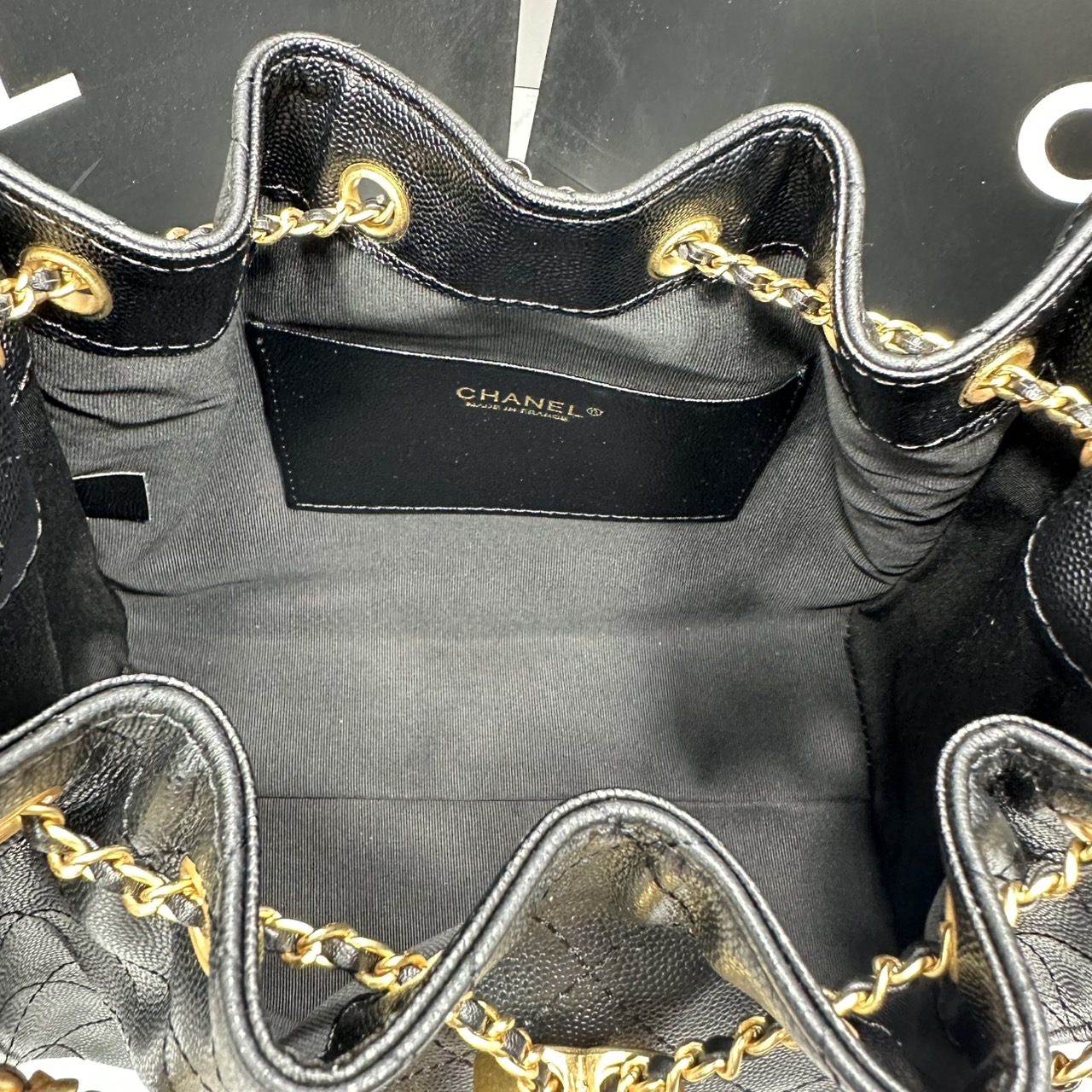 ORI หนังแท้ | 25cm CHANEL 25 Small Handbag Spring-Summer 2025 กระเป๋าสะพายรุ่นใหม่สุดฮอตแห่งปี หนังแท้ลายเกรน ที่สุดแห่งความไอคอนิก มาพร้อมใบเล็ก อะไหล่สีทองสวยหรู