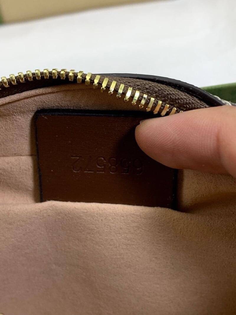 VIP 】หนังแท้ GUCCI Mini Bag With Interlocking G In GG Supreme And Brown Leather พร้อมส่งที่ไทย กระเป๋าสะพายดีไซน์สวย ใช้ได้ทั้งชายหญิง คลาสสิคและน่ารักในตัว ใช้งานง่าย ใช้ได้หลายโอกาส งานหนังแท้ สวยมากค่ะ