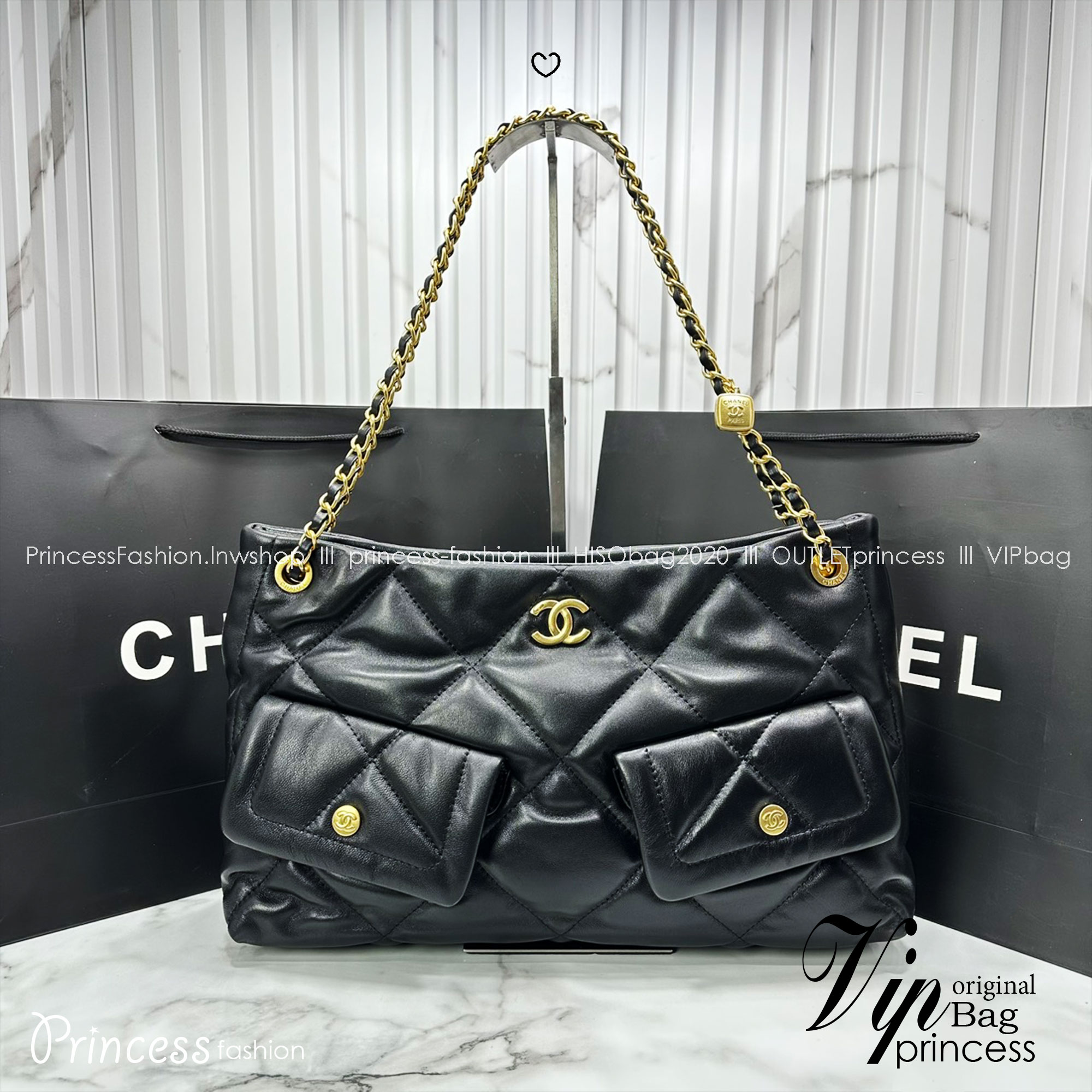 ORI หนังแท้ | Chanel shopping bag Shiny Leather Black / Chanel Tote Bag 36cm กระเป๋าสะพายทรงโท้ทใบใหญ่ ภายในโล่งกว้างจุของได้เยอะ คอลเลคชั่นฤดูใบไม้ร่วง-ฤดูหนาว 2025/26 ถ่ายทอดเสน่ห์เย้ายวนเหนือกาลเวลา