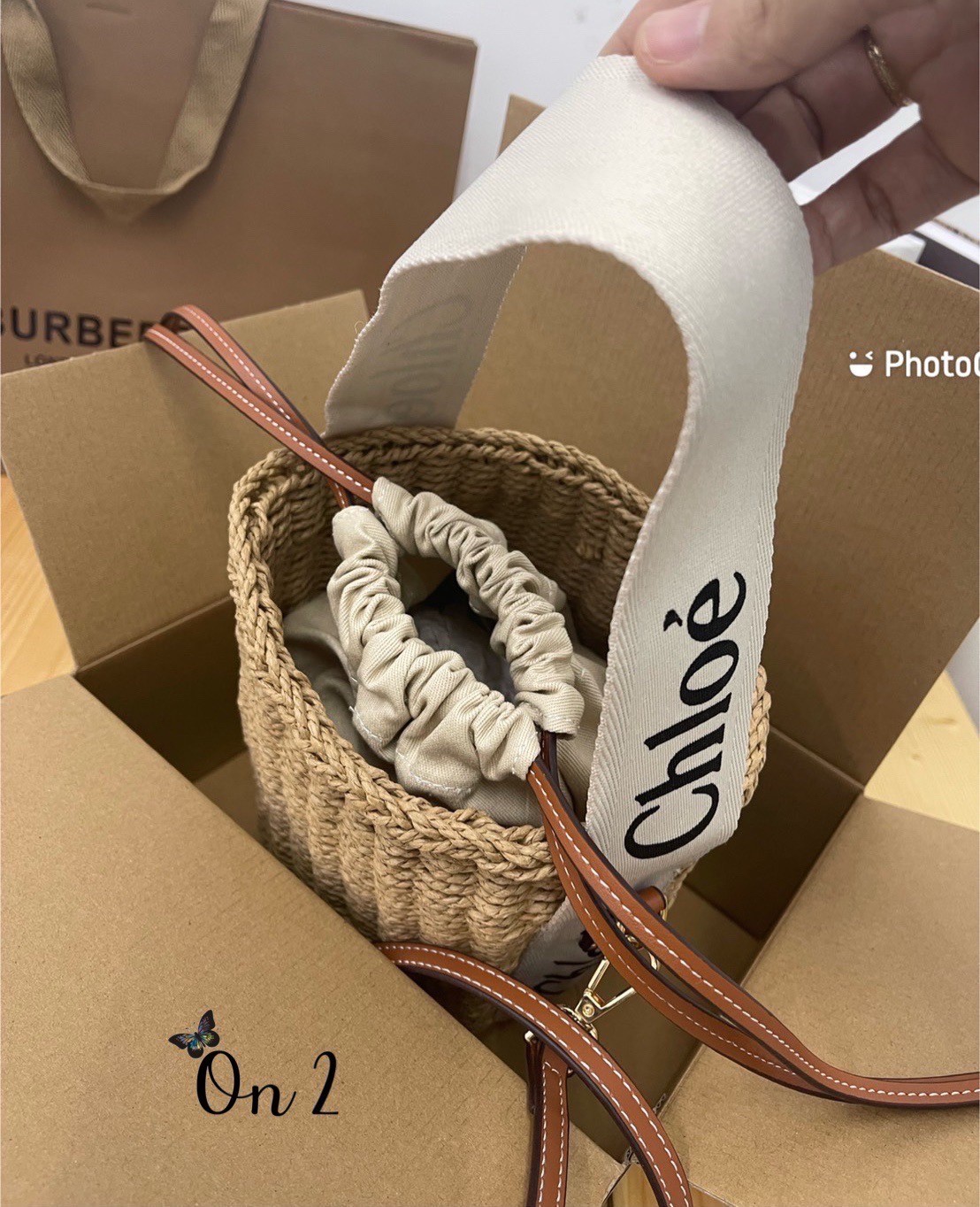 CHLOE small woody basket กระเป๋าสะพายสานทรงตะกร้า ยอดฮิตติดลมของแบรนด์ ด้วยวัสดุสังเคราห์จากธรรมชาติ สานทอเต็มใบออกมาเป็นลวดลายสวยงาม