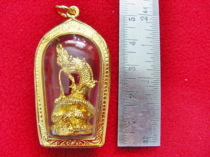 สินค้าหมดค่ะ พญานาคองค์ใหญ่เนื้อทองเลี่ยมทองไมครอนพร้อมใบคาถาค่ะ