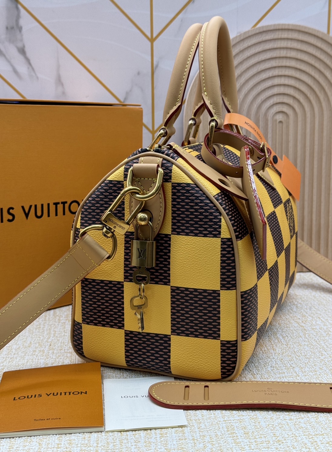 TOP ORI สลับแท้ 1:1 ผ่านทุก ตม LV Speedy 25 Bandoulière Damier Pop กระเป๋าสะพายสปีดี้สีใหม่ Jaune Mat ราพุ่งไปแล้ว หลังจากตะลิชถือ