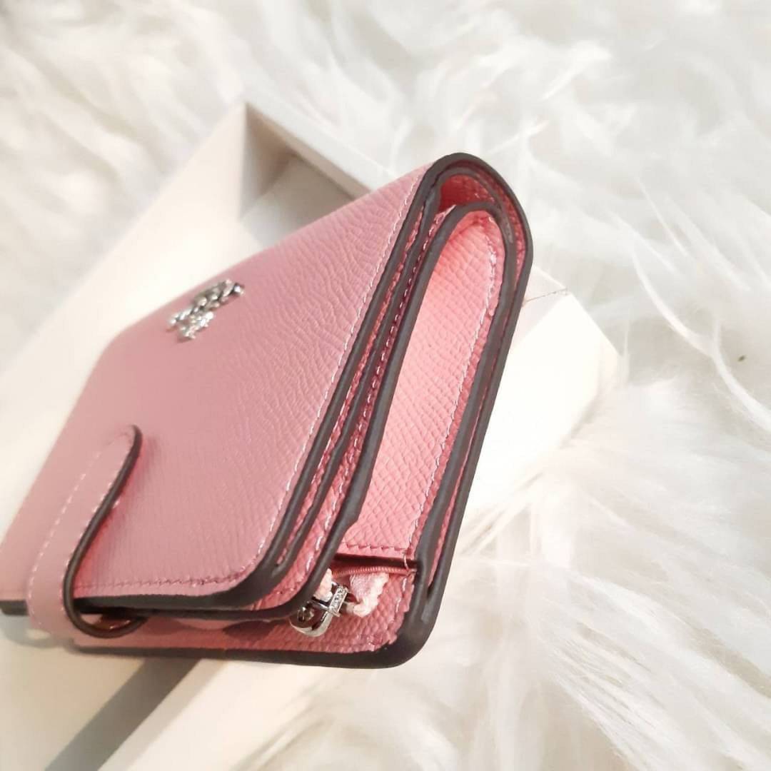 ของแท้ 💯% COACH F11484 MEDIUM CORNER ZIP WALLET มาแล้วจ้า!! รุ่นที่สาวๆตามหา 💃 กระเป๋าสตางค์ใบกลาง สีคลาสสิค
