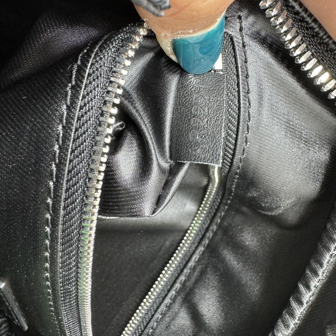 LV Clutch LV Dopp Kit Toilet Pouch Monogram / Damier Graphite Canvas กระเป๋าถือทรงพอชหรือคลัช เกรดออริ ท็อป 1:1 เกรดดีสุด แคนวาสแท้สวย ใช้งานต่างประเทศได้