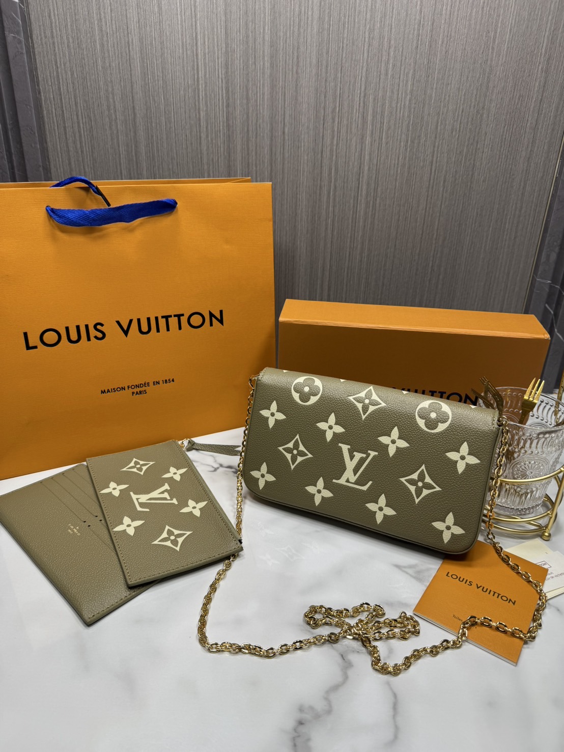 OP ORI หนังแท้ | LV Felicie Pochette bag in soft Monogram Empreinte leather กระเป๋าสะพายทรงพอชขนาดกะทัดรัด หนัง Monogram Empreinte เนื้อนุ่มประทับลาย Monogram สุดไอคอนิก