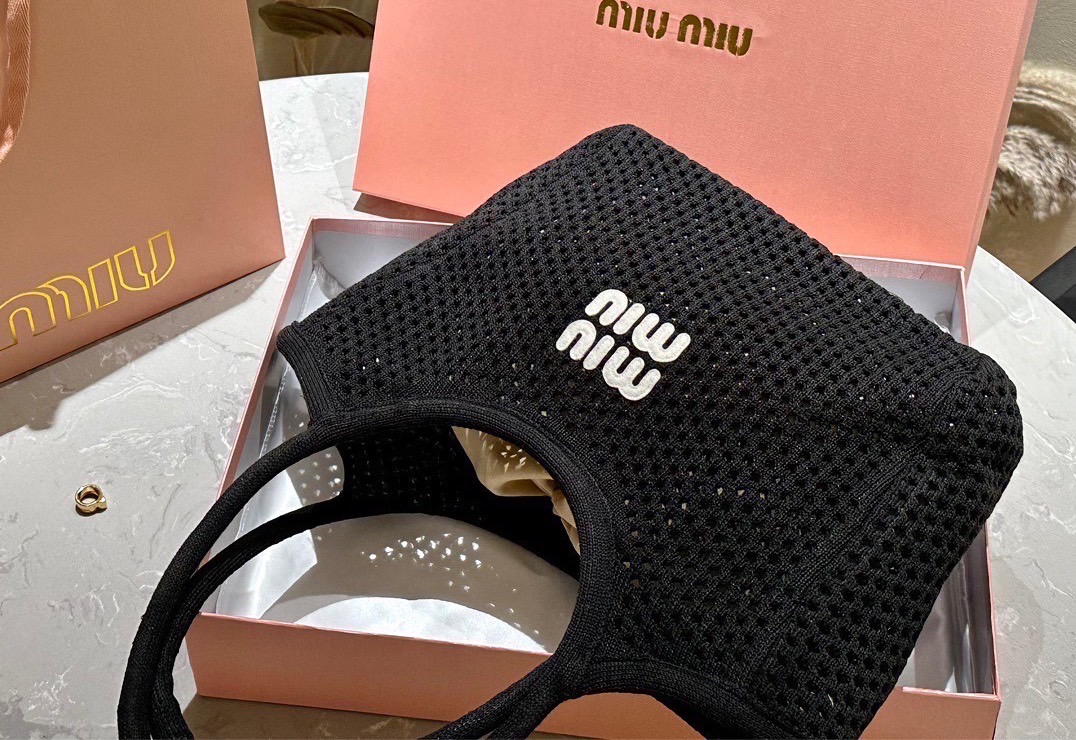 Miu Miu IVY Woven Fabric Tote Bag / Miu Miu Tote Bag กระเป๋าทรงโท้ท งานผ้าถักทอเป็นตาข่าย น้ำหนักเบา