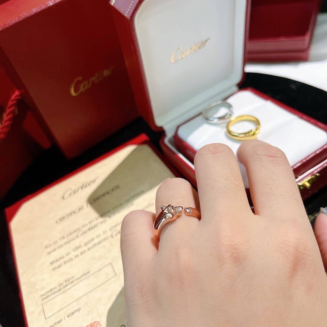 Panthere de Cartier Rings แหวนหัวเสือคาเทียร์ เกรดออริจินิล ปั้มทุกจุด วัสดุคุณภาพดี ไม่ลอกไม่ดำ พร้อมกล่องปั้มลายแบรนด์ ภาพสินค้าถ่ายจากงานขายจริง ใช้งานต่างประเทศได้