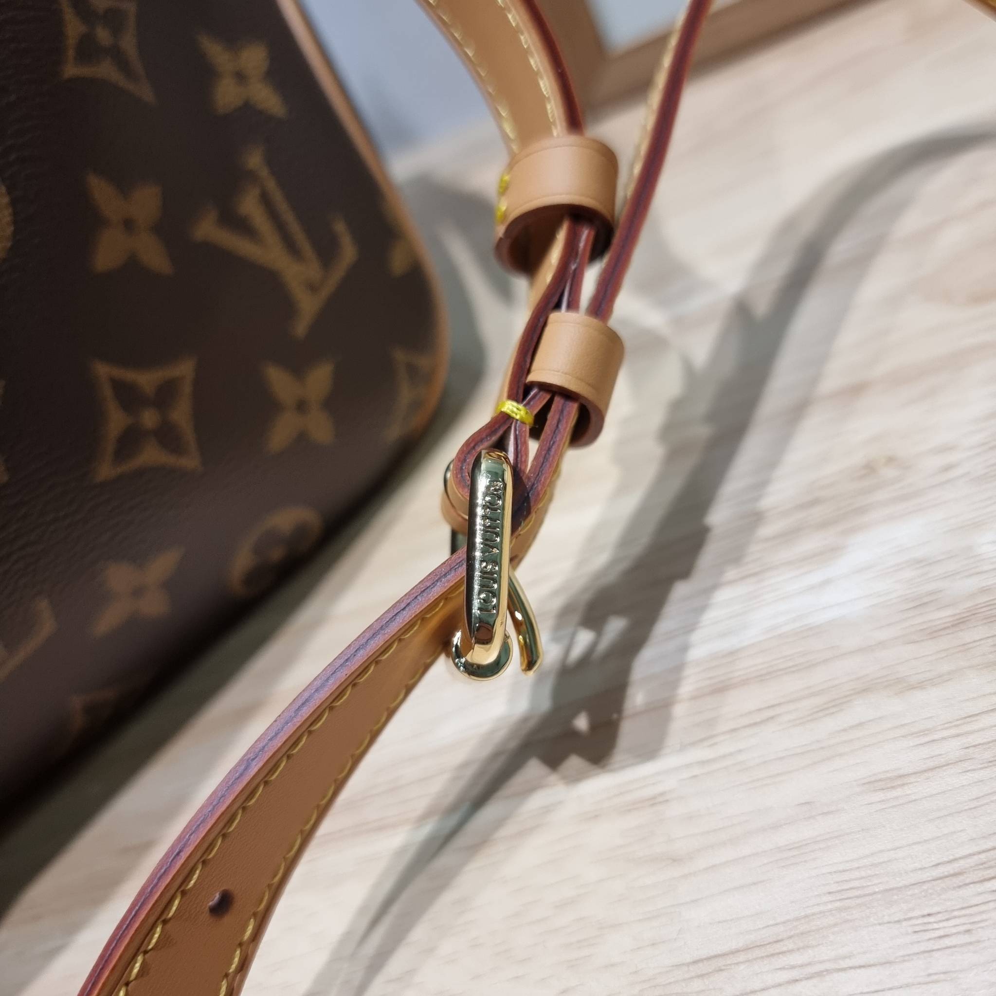 LV delightful bag / LV CARRYALL Monogram Canvas / LV Shopping Bag กระเป๋าทรงโท้ทใบใหญ่ ขนาดจุได้แบบล้นๆ รอบนี้จัดใบลูกมาให้อีก พิเศษที่สุด!! สมใจใครที่มองหากระเป๋าใบโปรด มีตะขอเกี่ยวที่ปากกระเป๋า และยังมาพร้อมสายสะพาย 2 แบบ
