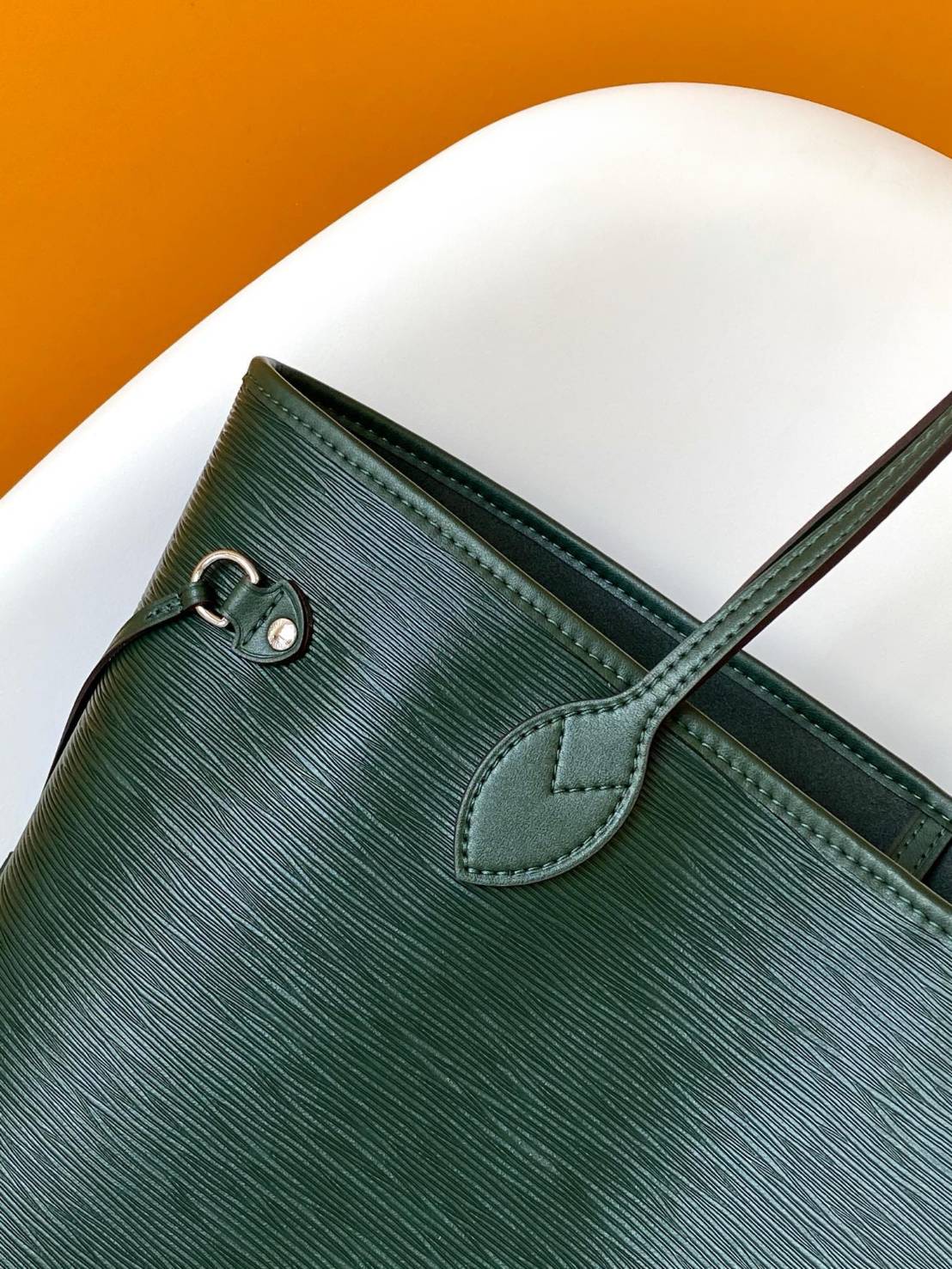 เกรดเทพ Top ORI | LV Neverfull MM Epi Leather กระเป๋าทรงโท้ทเนเวอร์ฟูล หนังแท้เกรดดีสุด หนังลายไม้ พร้อมใบลูก ลายโมโนแกรม ด้านในบุด้วยซับในไมโครไฟเบอร์ ช่องพ็อกเก็ต ซิป 1 ช่อง งานสวยมาก ตัดเย็บดีทุกจุด 🤍 เกรดเทพออริจินอล สลับแท้ 1:1