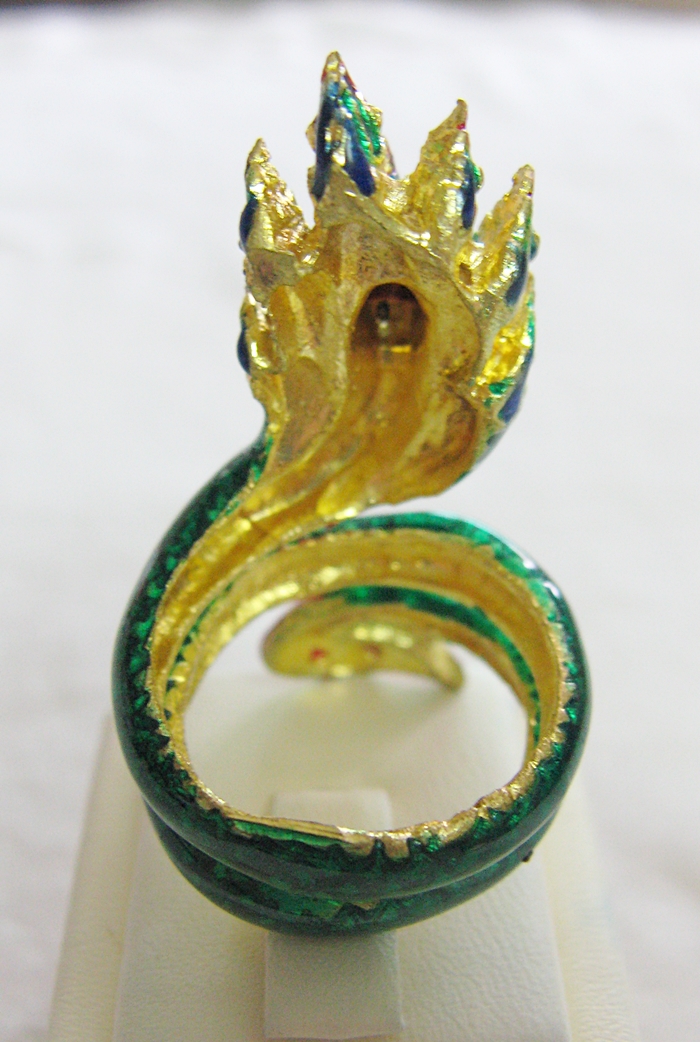 สินค้าหมดค่ะ แหวนพญานาค7เศียรเนื้อทองเหลืองลงยาสีเขียว เสริมอำนาจ คุ้มครองค่ะ