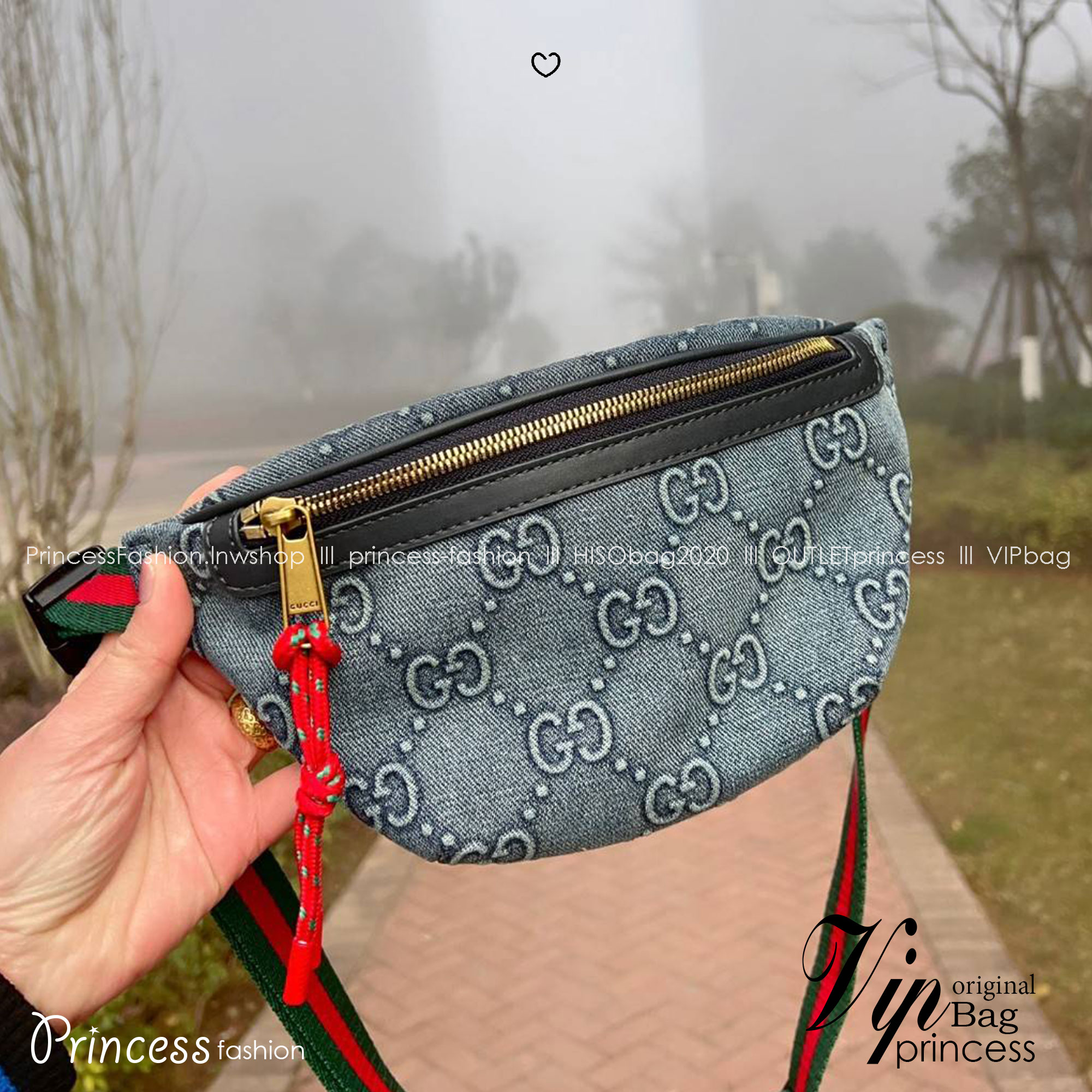 GUCCI GG DENIM BELT BAG ล่าสุดสวยมากๆ รุ่นนี้ใช้ได้ทั้งชายหญิง วัสดุเดนิมอย่างดีลายGแบบ3Dสวยมากๆค่ะ อะไหล่ซิปทองห้อยเชือกสีแดงโดดเด่น ซื้อใช้คู่กับแฟนยิ่งสวยค่าา