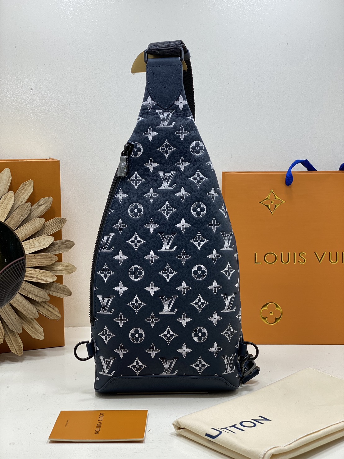TOP ORI หนังแท้ | LV Duo Slingbag / LV Belt Bag กระเป๋าคาดอกดีไซน์ใหม่ สปอร์ตและดูหรูในตัว รูปทรงใช้งานง่ายได้ทุกลุค ที่สุดของไอเท็มขายดี
